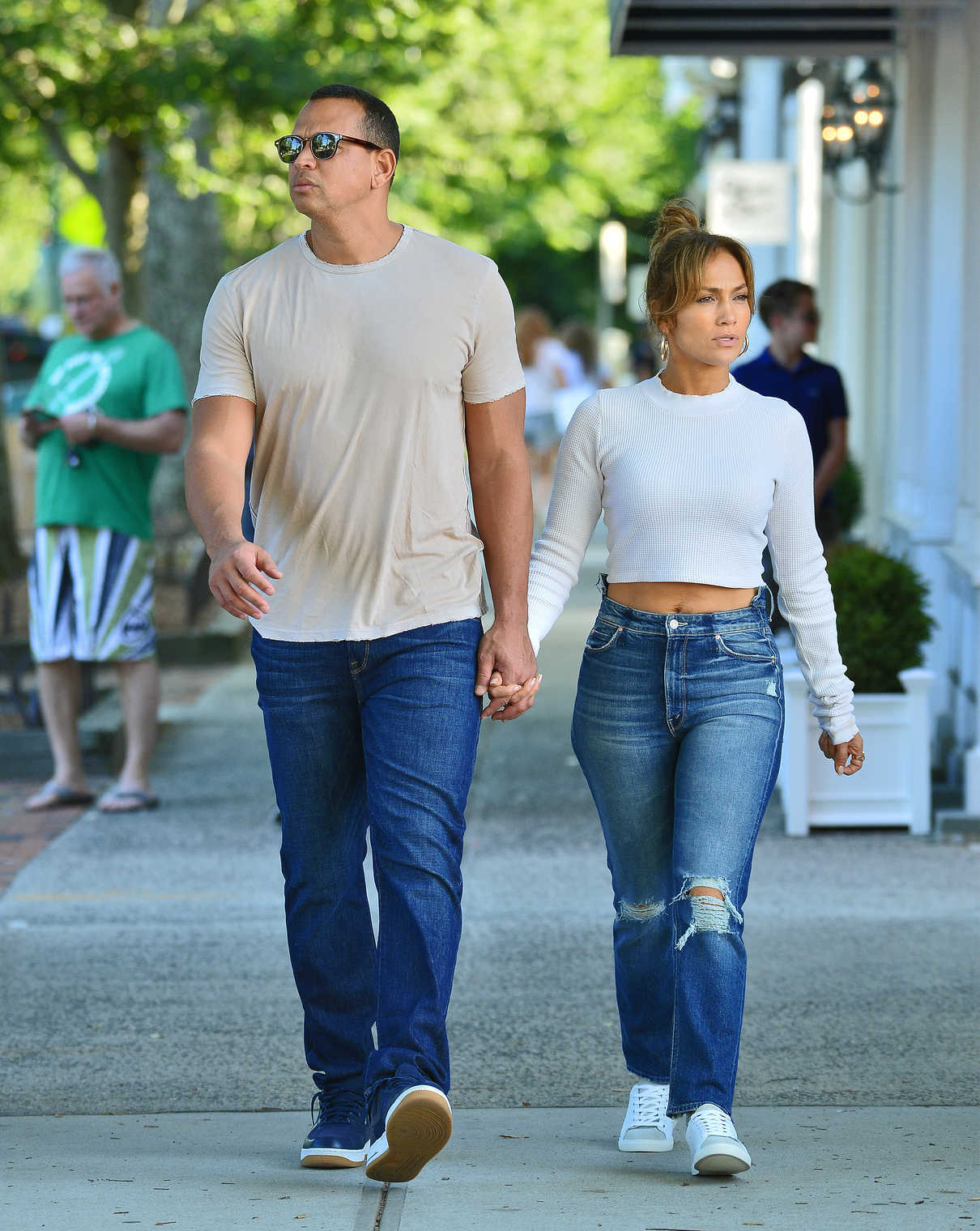 Jennifer Lopez Was Seen Out in Hamptons With Alex Rodriguez 06/26/2017-4