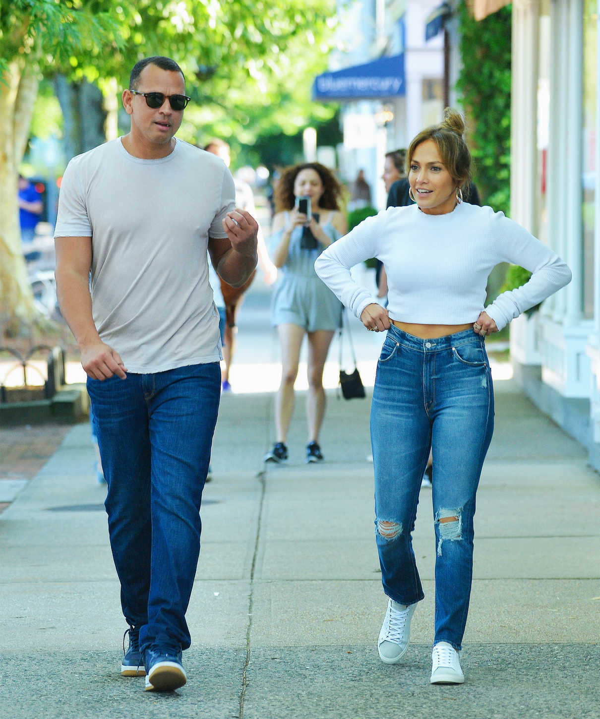 Jennifer Lopez Was Seen Out in Hamptons With Alex Rodriguez 06/26/2017-5