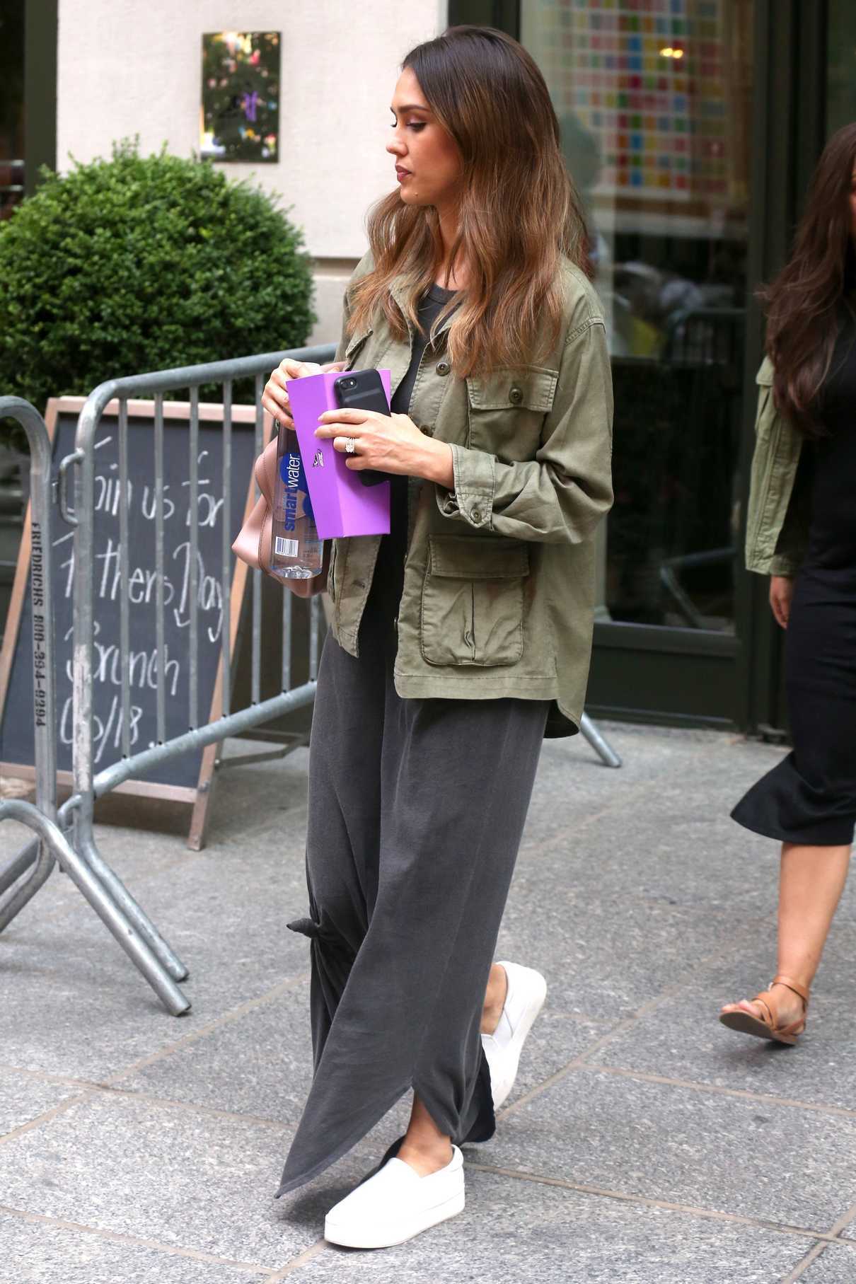 Jessica Alba Was Seen Out in SoHo in New York City 06/15/2017-4
