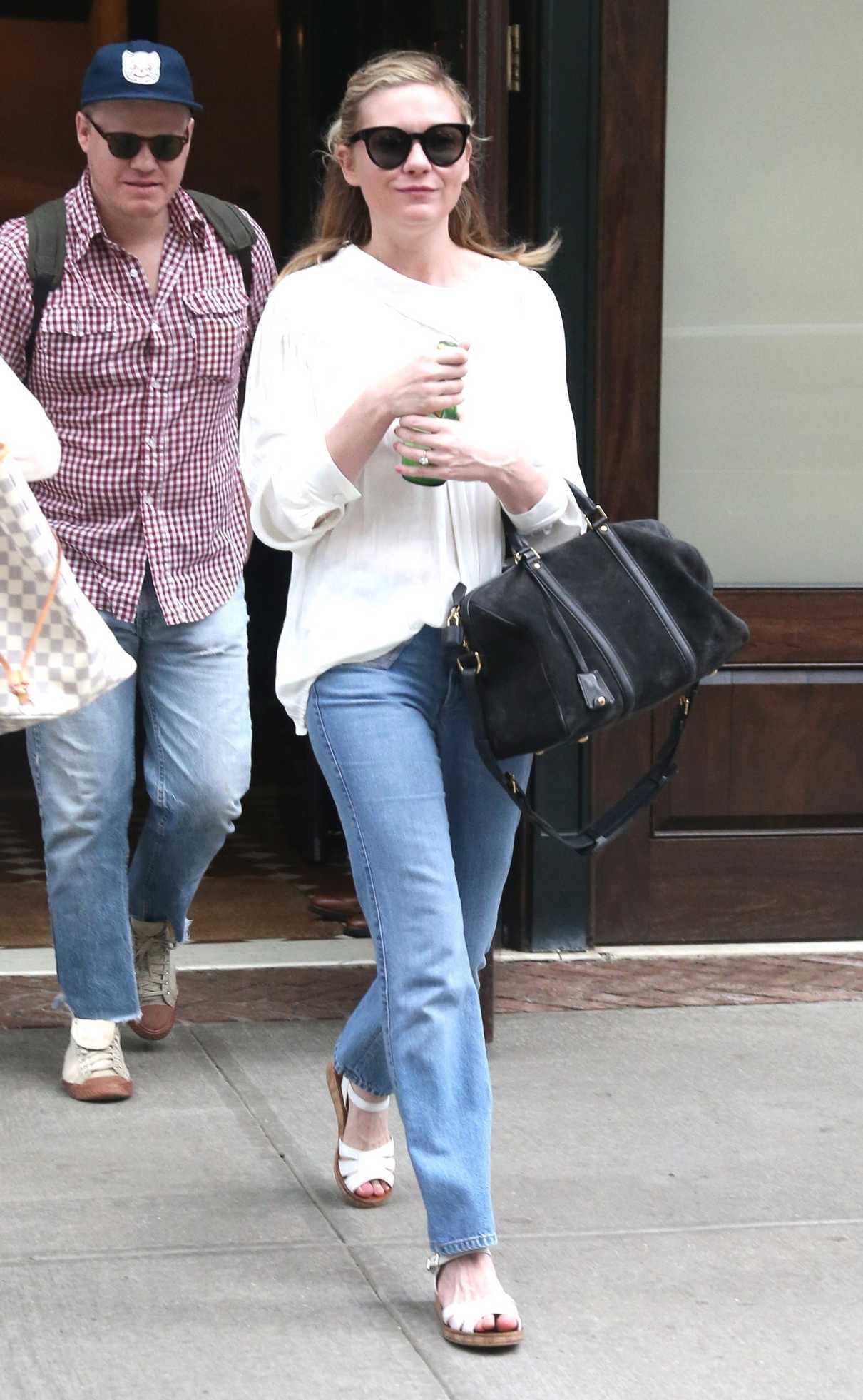 Kirsten Dunst Leaves Her Hotel in New York 06/23/2017-2