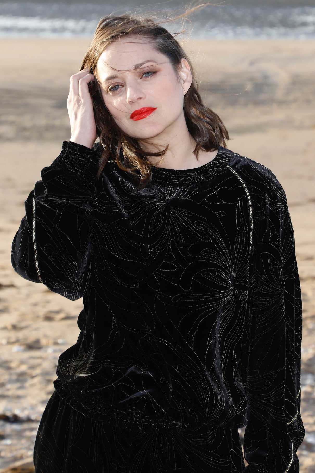 Marion Cotillard Attends Jury Photocall During the 31st Cabourg Film Festival in Cabourg 06/15/2017-4