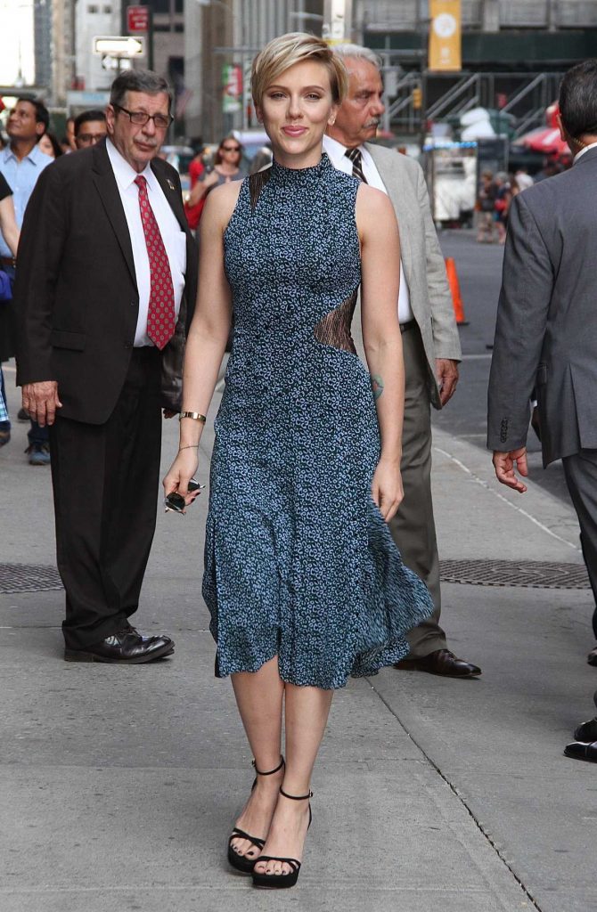 Scarlett Johansson Arrives at The Late Show With Stephen Colbert in New