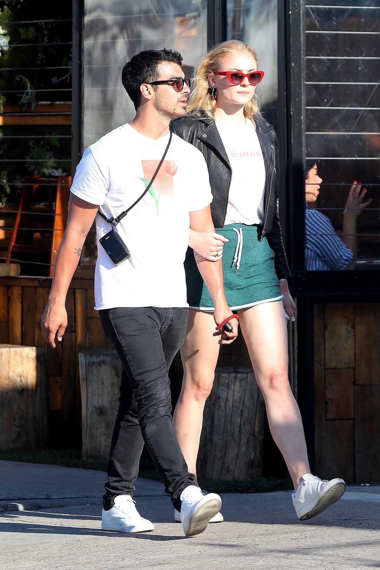 Sophie Turner Was Seen Out in Venice With Joe Jonas 06/11/2017-4