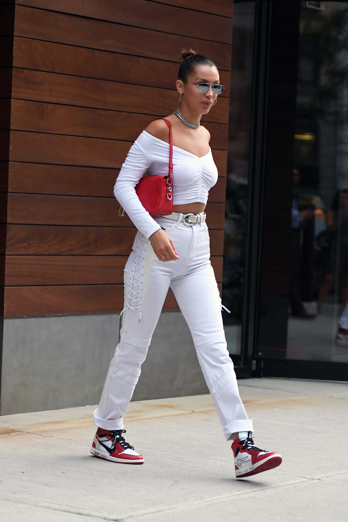 Bella Hadid Leaves Her Sister's Apartment in New York City 07/20/2017-2