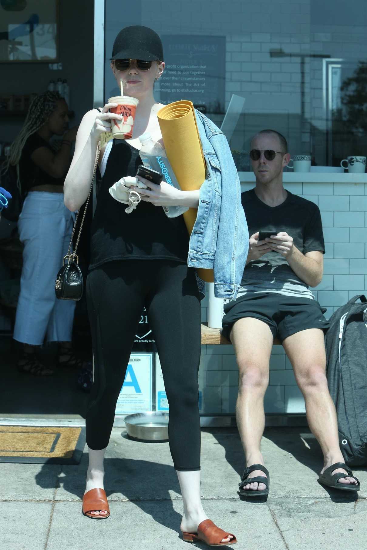 Emma Stone Leaves a Yoga Studio in Los Angeles 06/30/2017-3