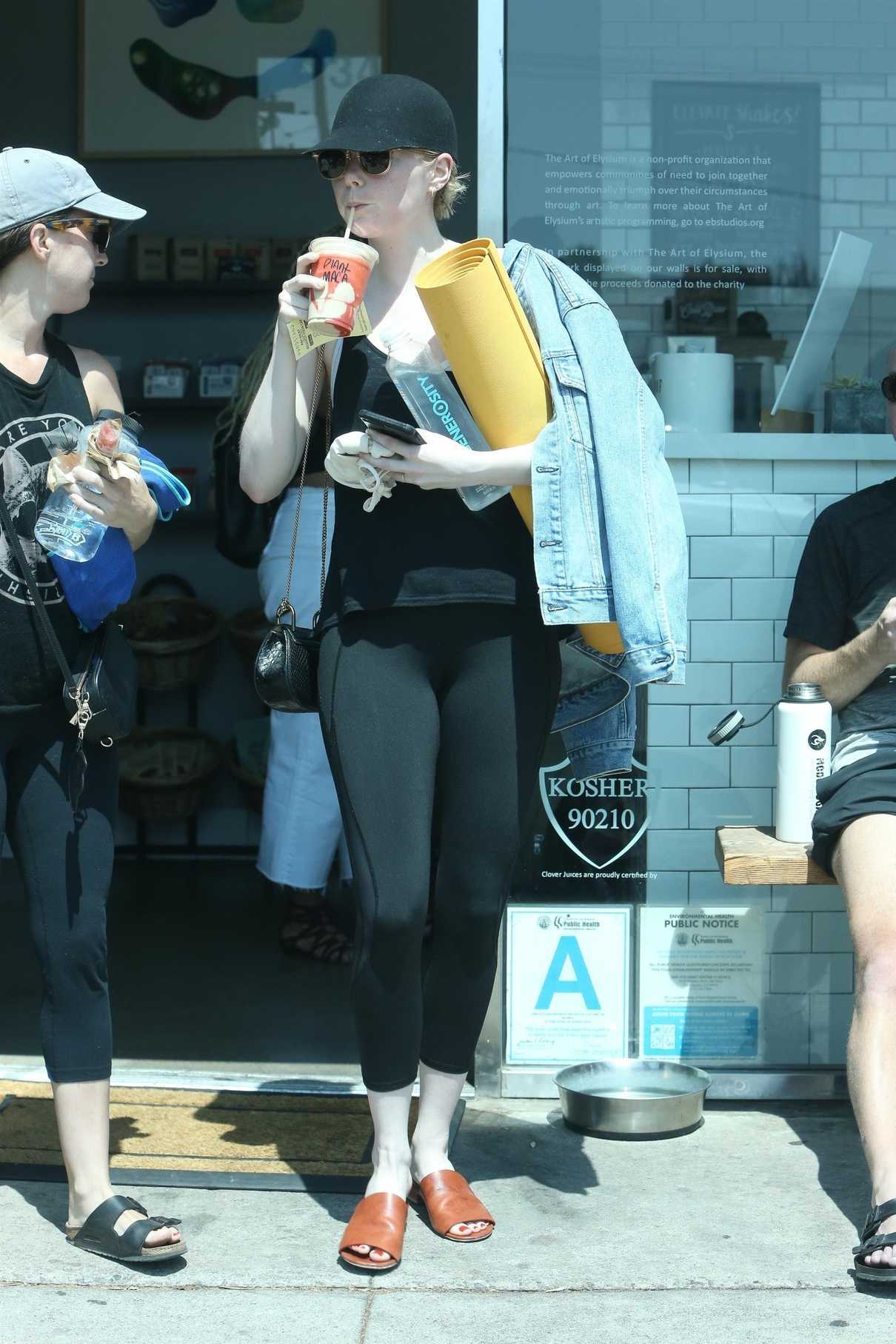 Emma Stone Leaves a Yoga Studio in Los Angeles 06/30/2017-4