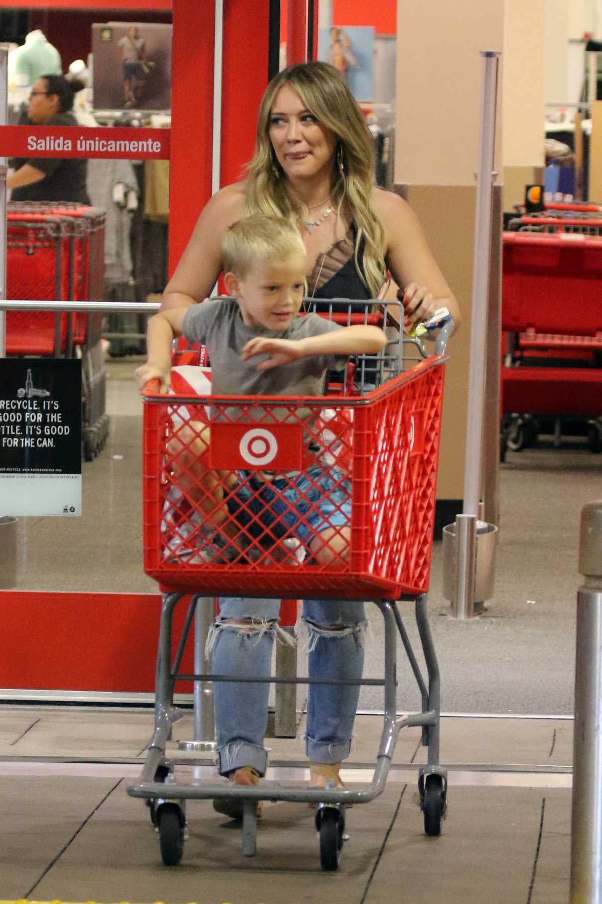 Hilary Duff Goes Shopping at Target in Los Angeles 07/14/2017-2