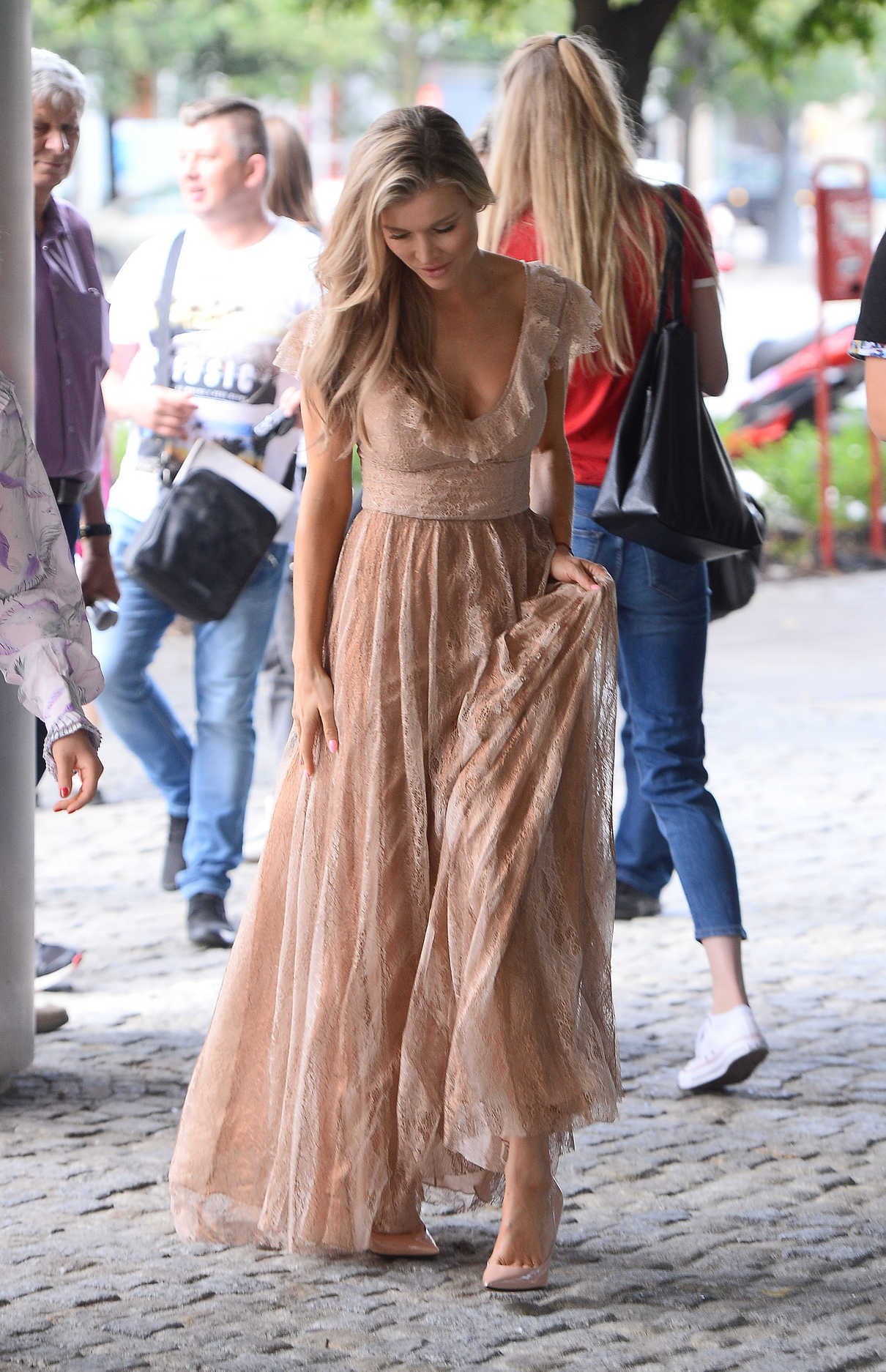 Joanna Krupa Leaves Good Morning TVN TV Show in Warsaw 07/15/2017-2