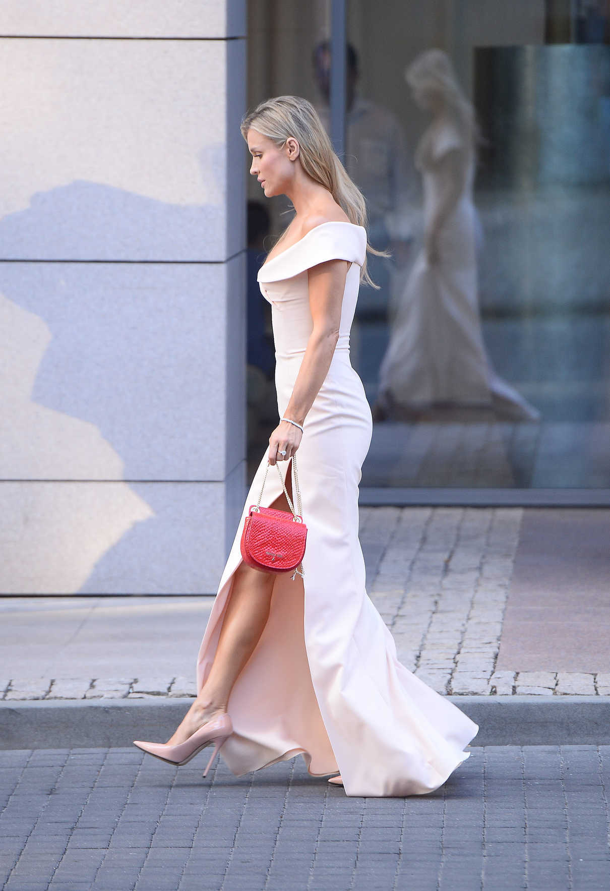 Joanna Krupa Was Seen Out in Warsaw 07/17/2017-4