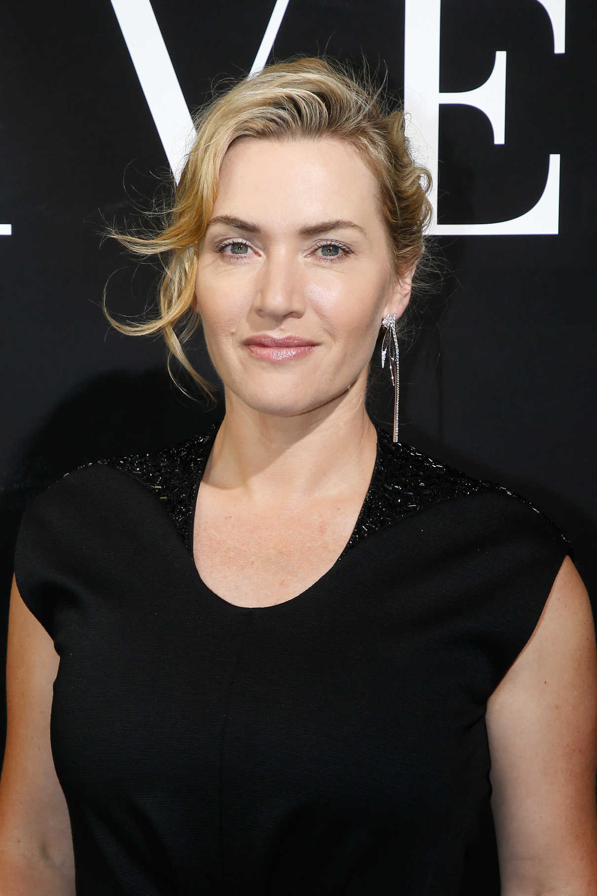 Kate Winslet Attends the Giorgio Armani Prive Show During the Haute Couture Fashion Week in Paris 07/04/2017-5