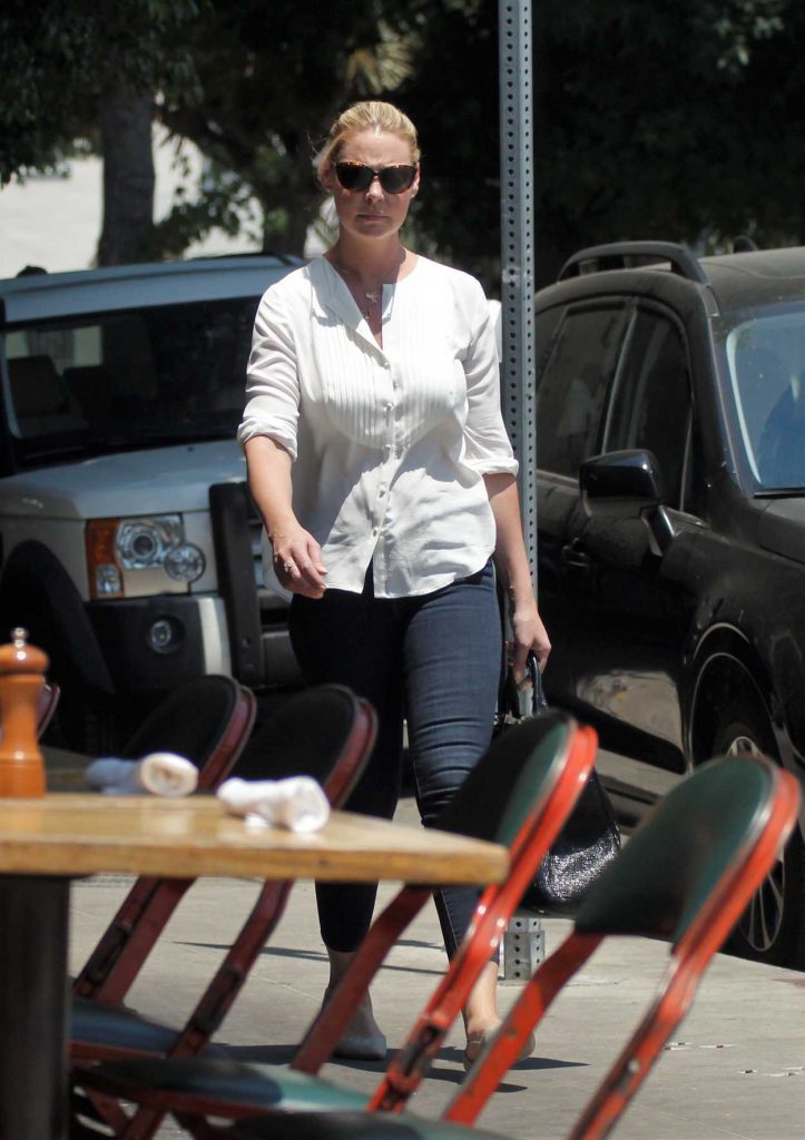 Katherine Heigl Was Seen Out in Los Angeles 07/10/2017-1