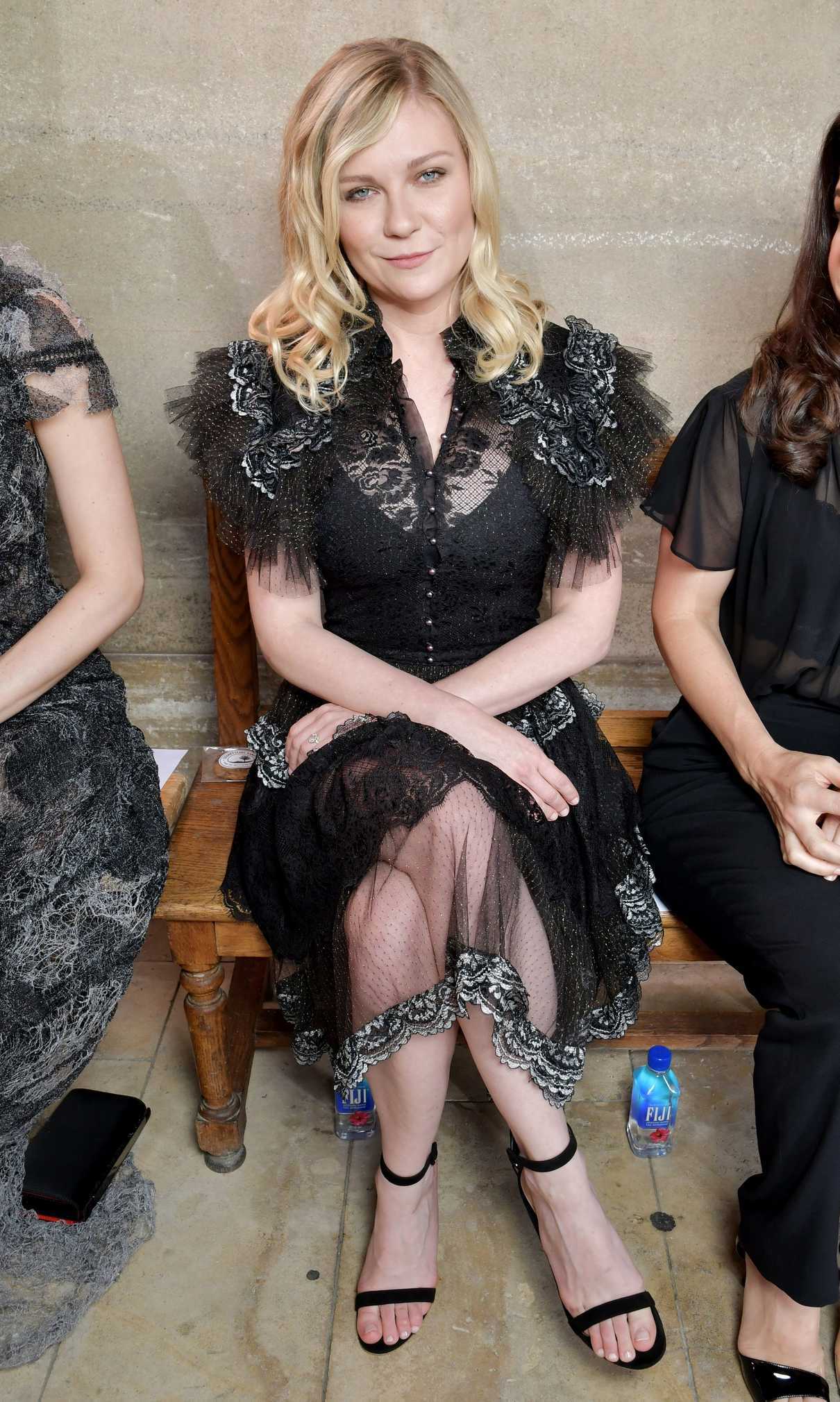 The 35-year-old actress Kirsten Dunst, who starred with Tobey Maguire in “Spiderman”, at the Rodarte Show during the Haute Couture Fashion Week in Paris.-3