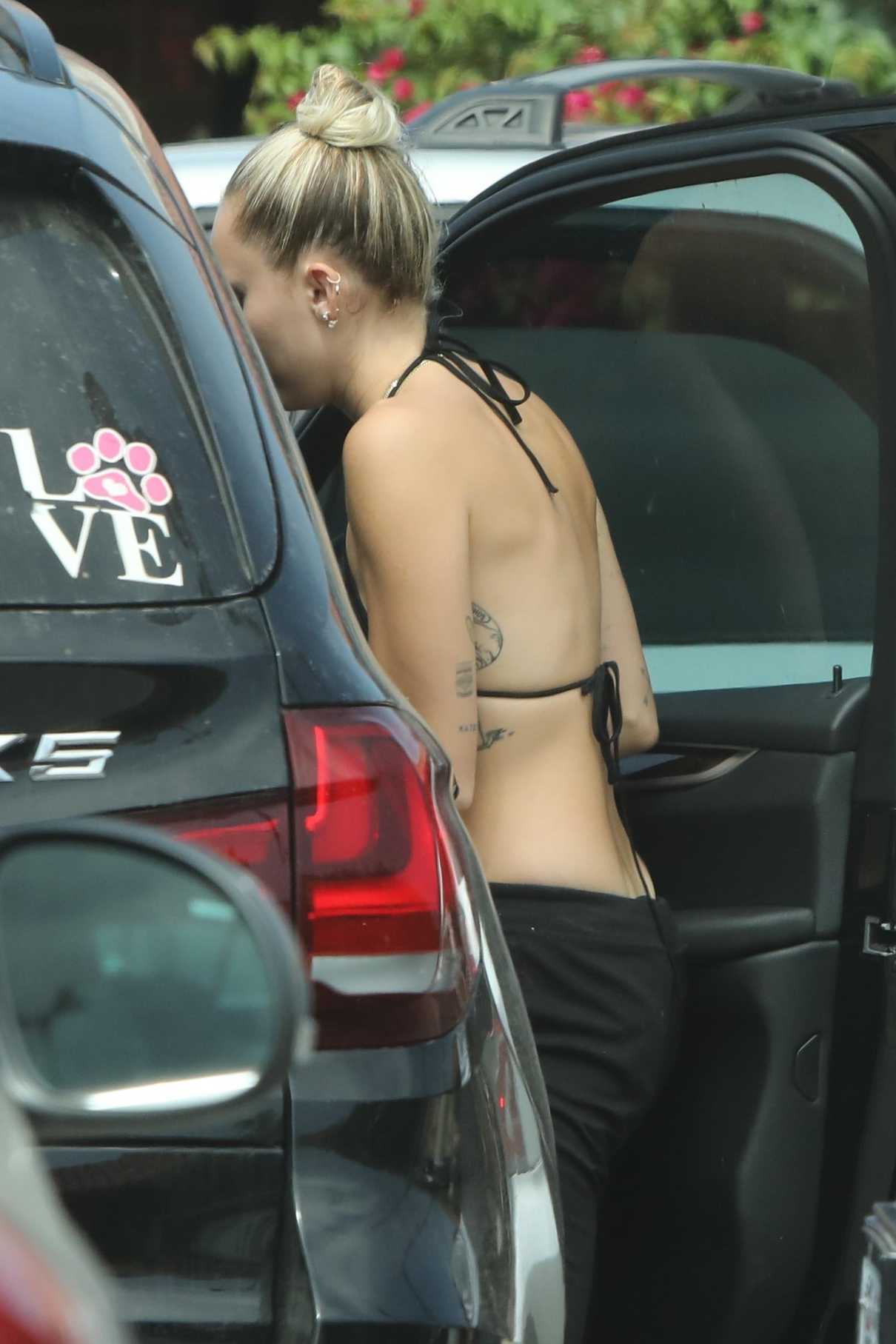Miley Cyrus Was Seen Out in Malibu 07/25/2017-4