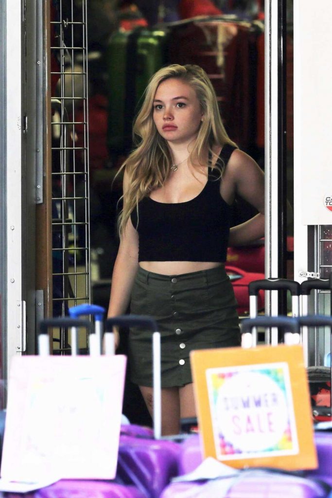 Natalie Alyn Lind Goes Shopping in Vancouver 07/07/2017-1