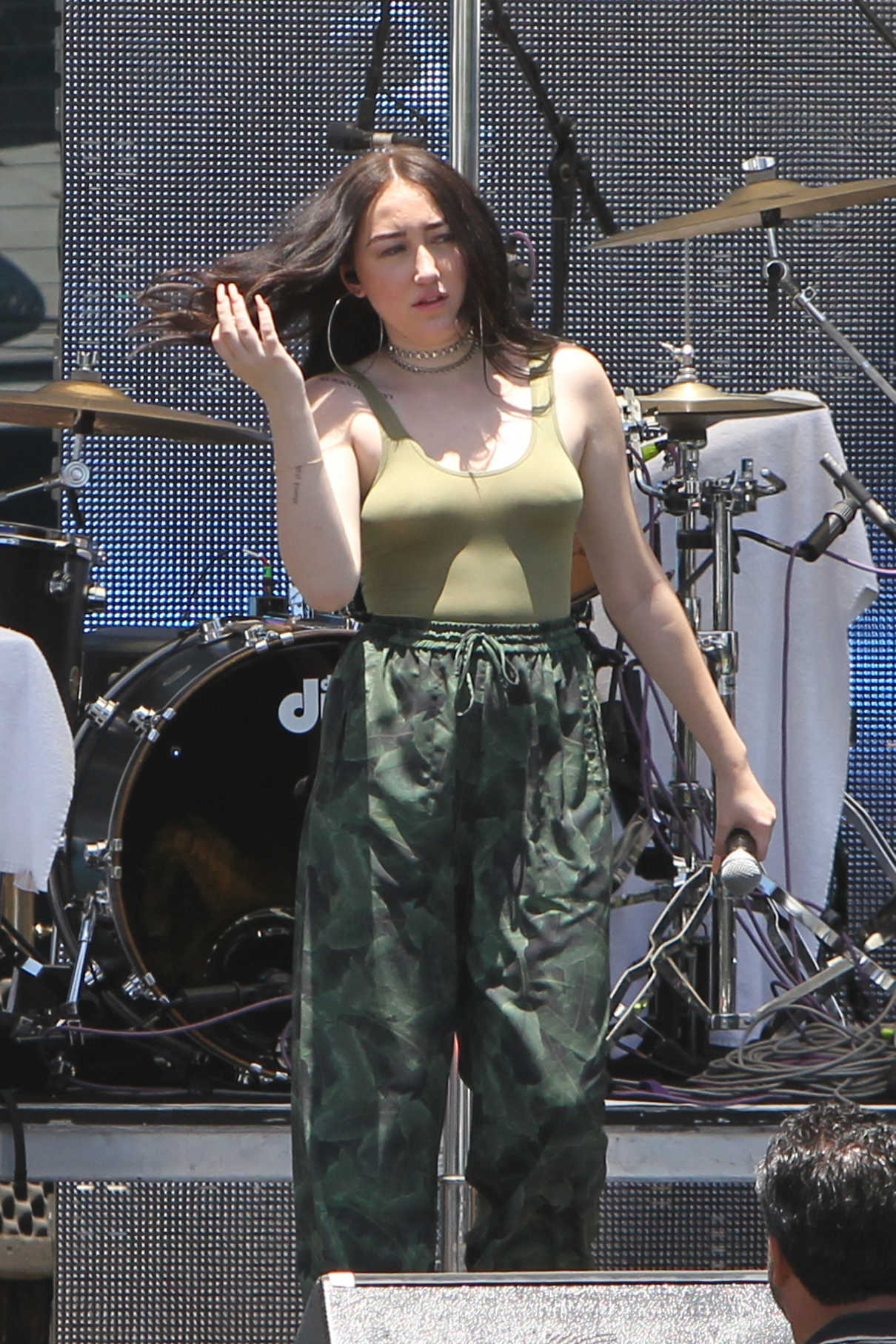 Noah Cyrus Rehearsing for the Mackapoolooza at the Fontainebleau Hotel in Miami 07/15/2017-4