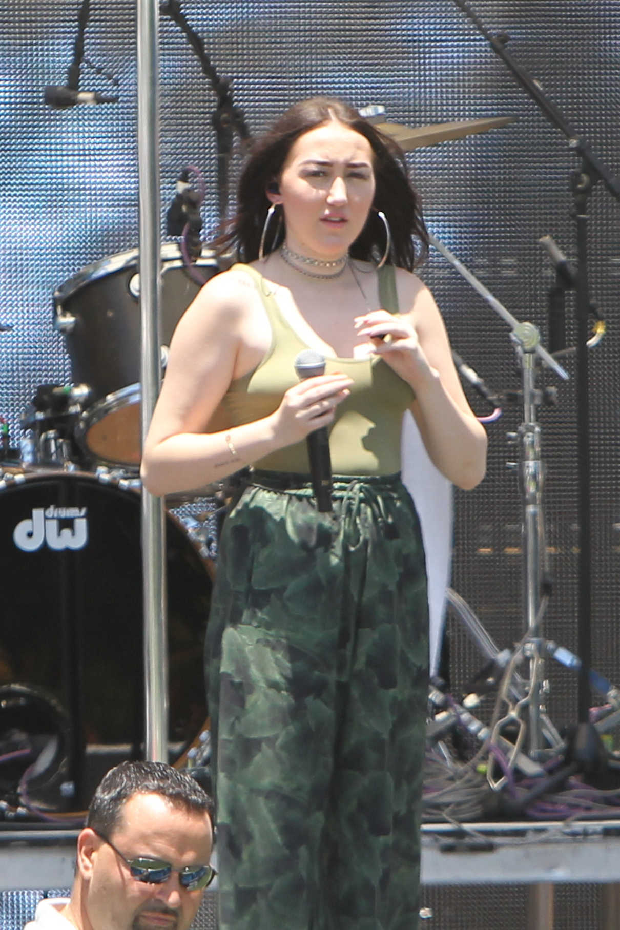Noah Cyrus Rehearsing for the Mackapoolooza at the Fontainebleau Hotel in Miami 07/15/2017-4