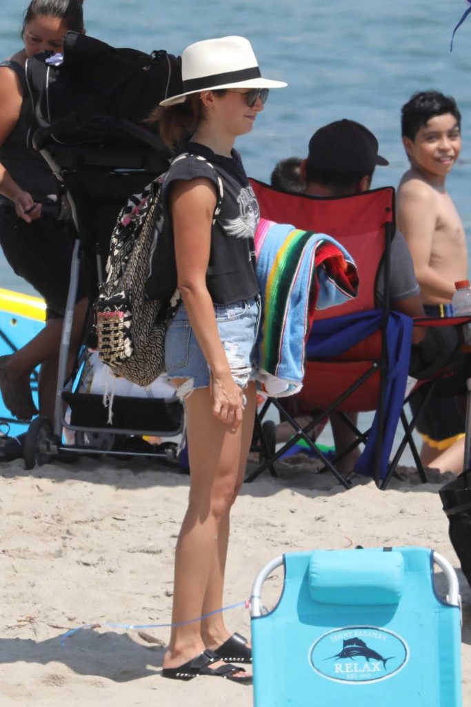 Ashley Tisdale Was Seen at the Beach in Malibu 08/05/2017-1