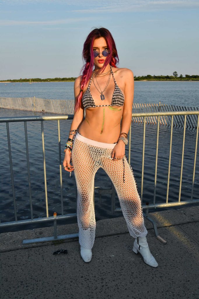 Bella Thorne at the 2017 Billboard Hot 100 Festival at Jones Beach Theater in Wantagh 08/19/2017-1