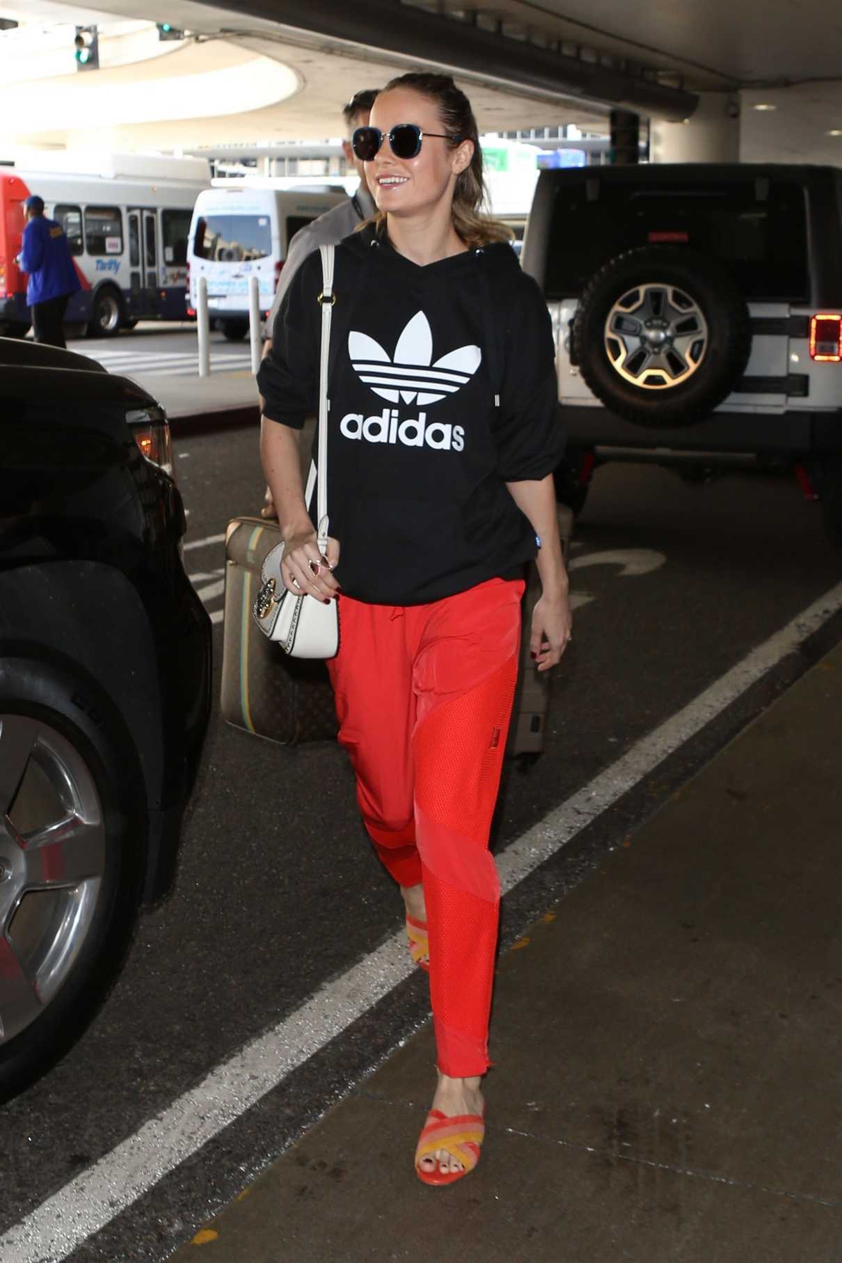 Brie Larson Was Seen at LAX Airport in Los Angeles 07/31/2017-3