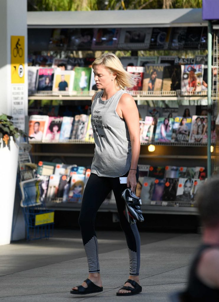 Charlize Theron Attends an Evening Session at Soul Cycle in Los Angeles 08/30/2017-1