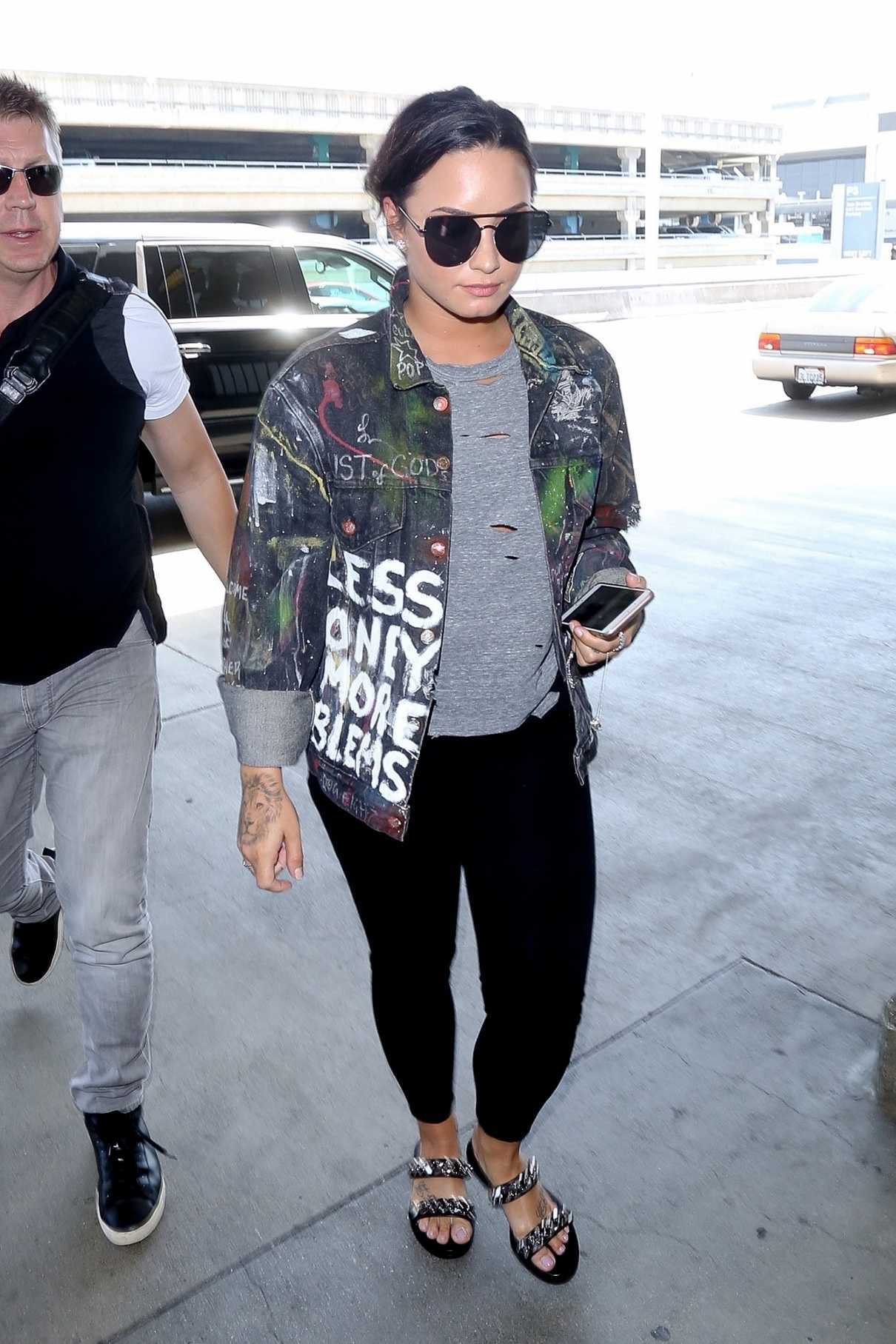 Demi Lovato Was Seen at LAX Airport in Los Angeles 08/14/2017-3