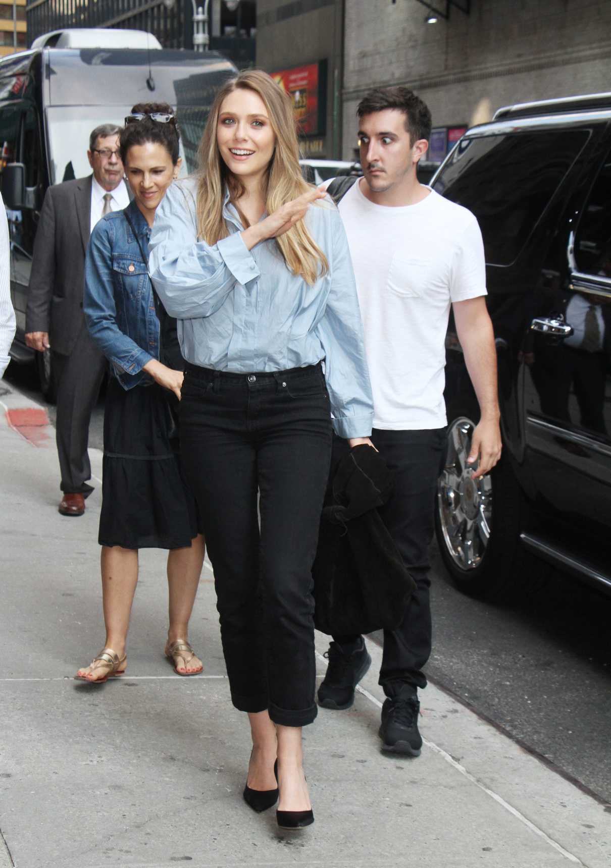 Elizabeth Olsen Arrives at the Late Show in New York City 08/03/2017-4