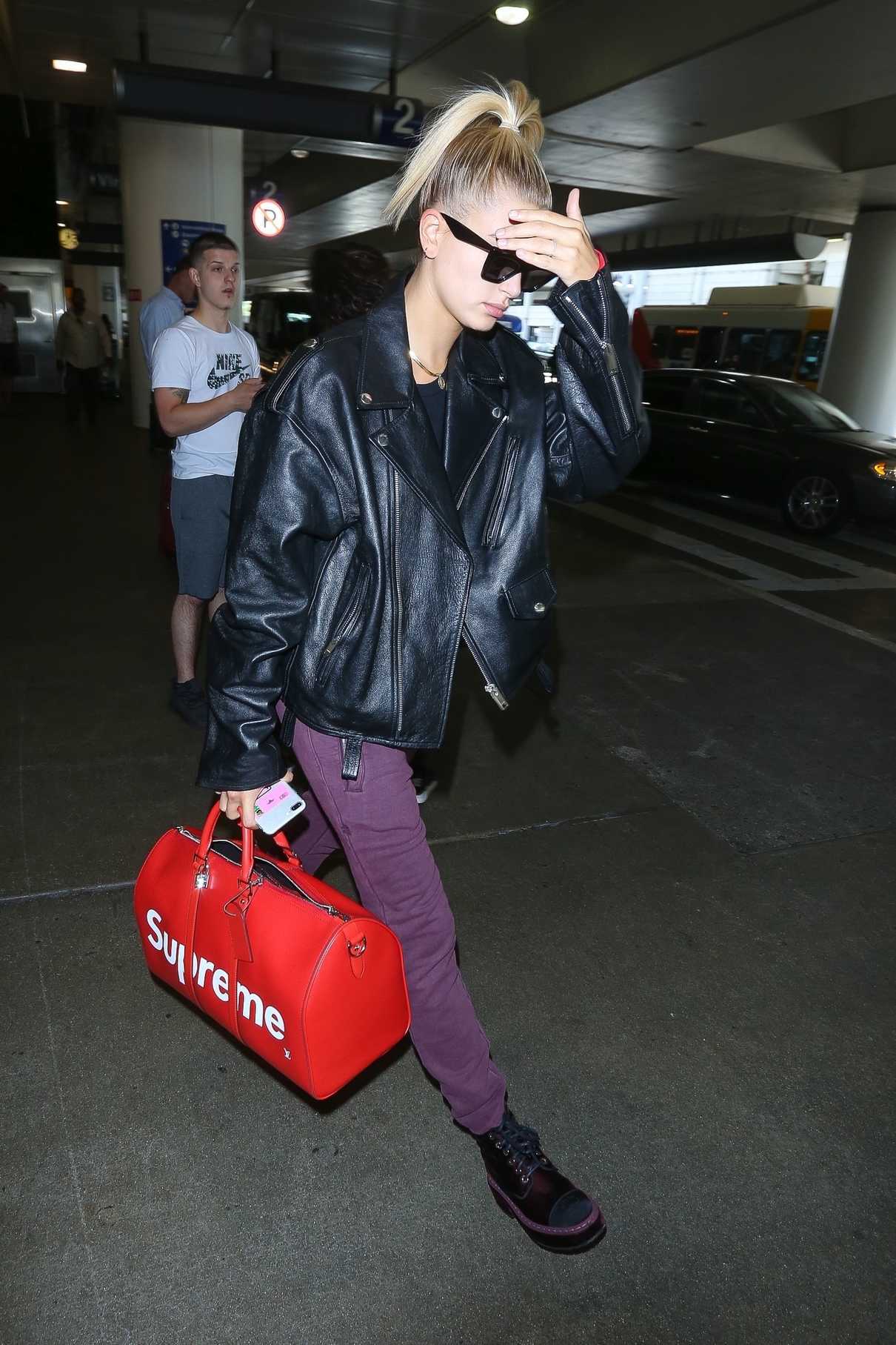 Hailey Baldwin Was Seen at LAX Airport in LA 08/03/2017-3