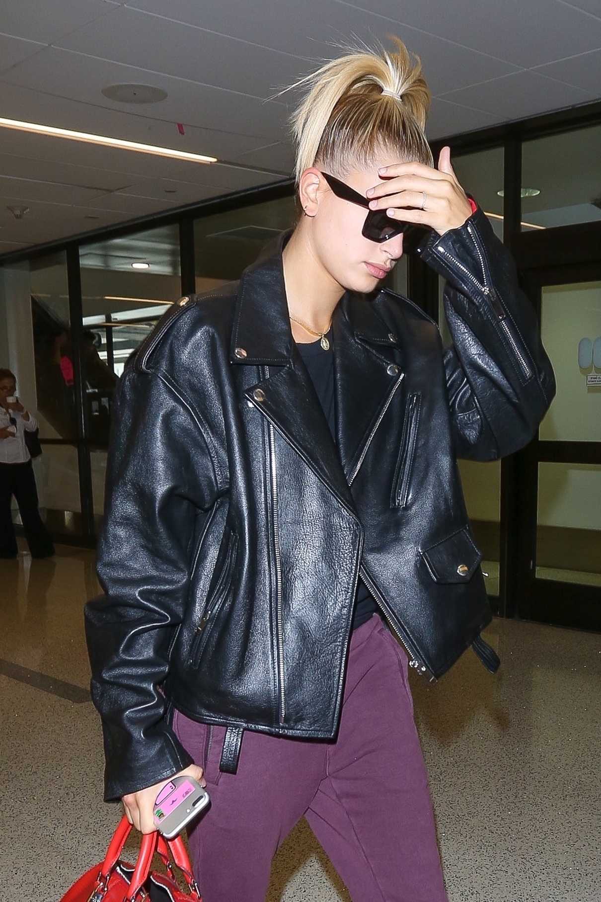 Hailey Baldwin Was Seen at LAX Airport in LA 08/03/2017-5