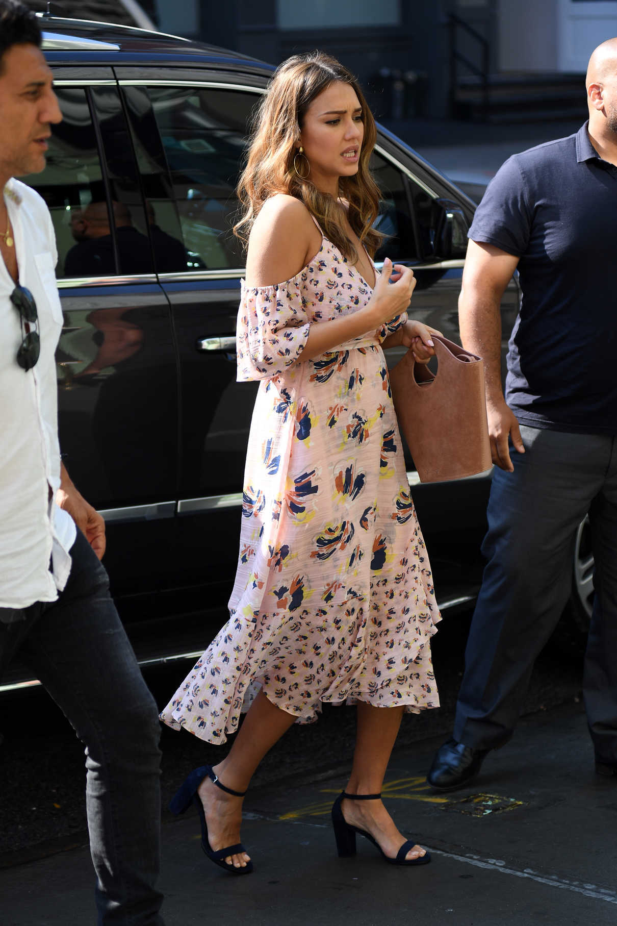 Jessica Alba Heading Into a Bakery in New York City 08/03/2017-2