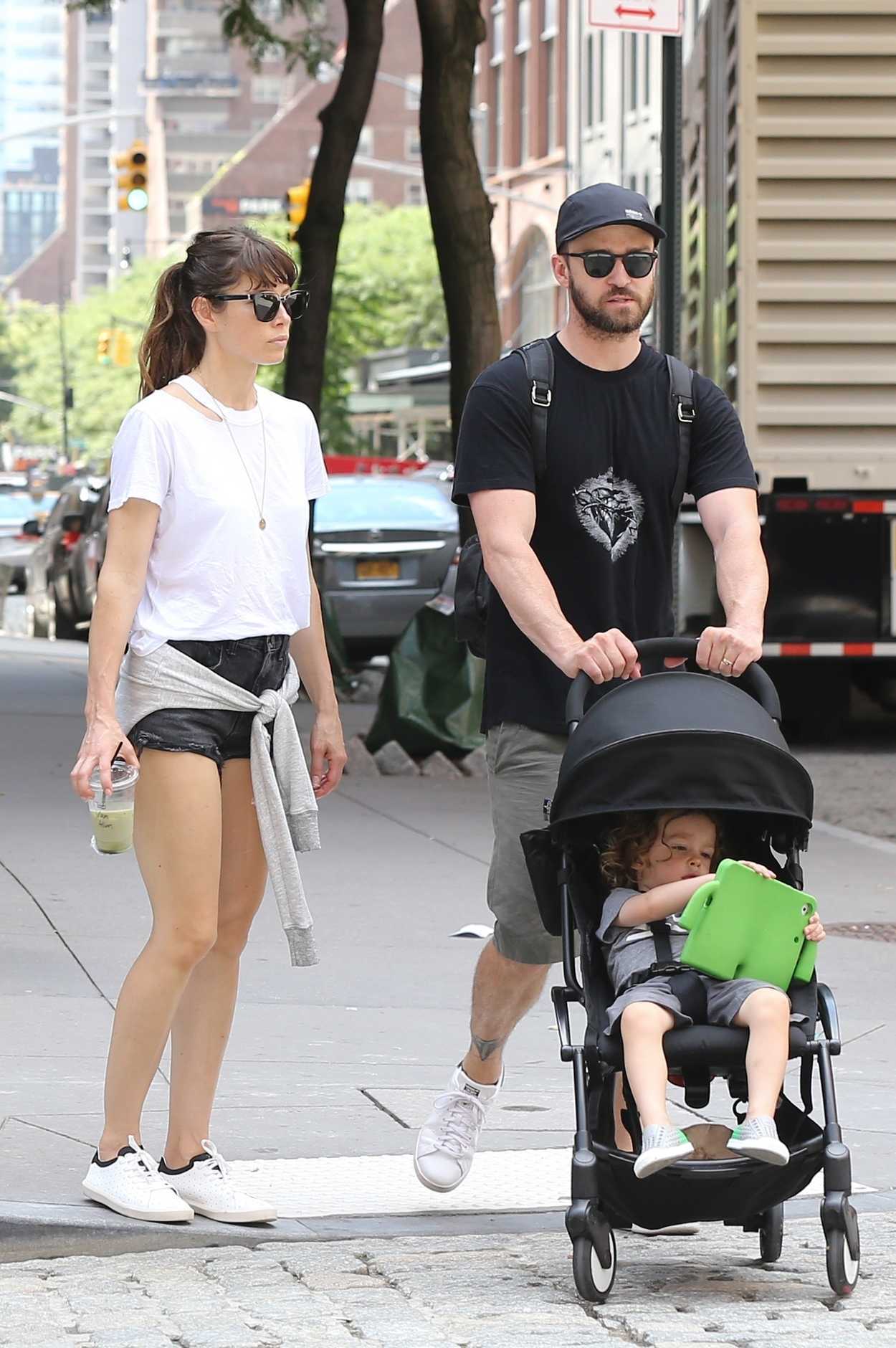 Jessica Biel and Justin Timberlake Go for a Walk in Tribeca, New York 08/19/2017-2