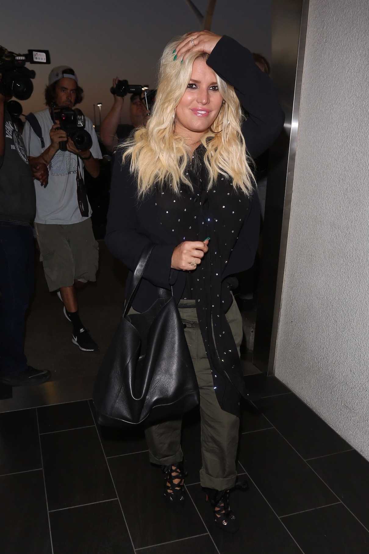 Jessica Simpson Was Seen at LAX Airport in Los Angeles 08/07/2017-3