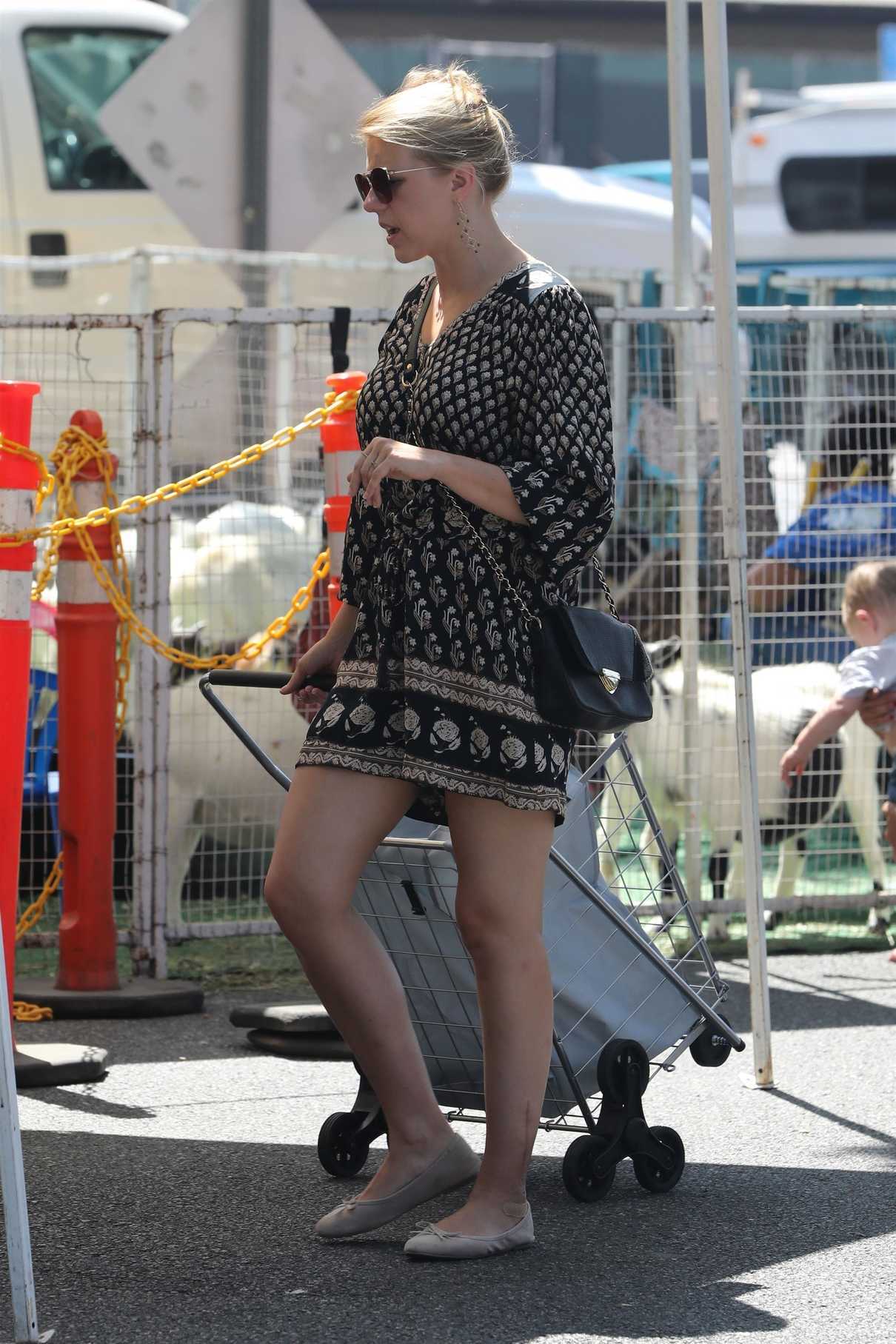 Jodie Sweetin Was Seen at the Farmer's Market in Studio City 08/13/2017-2