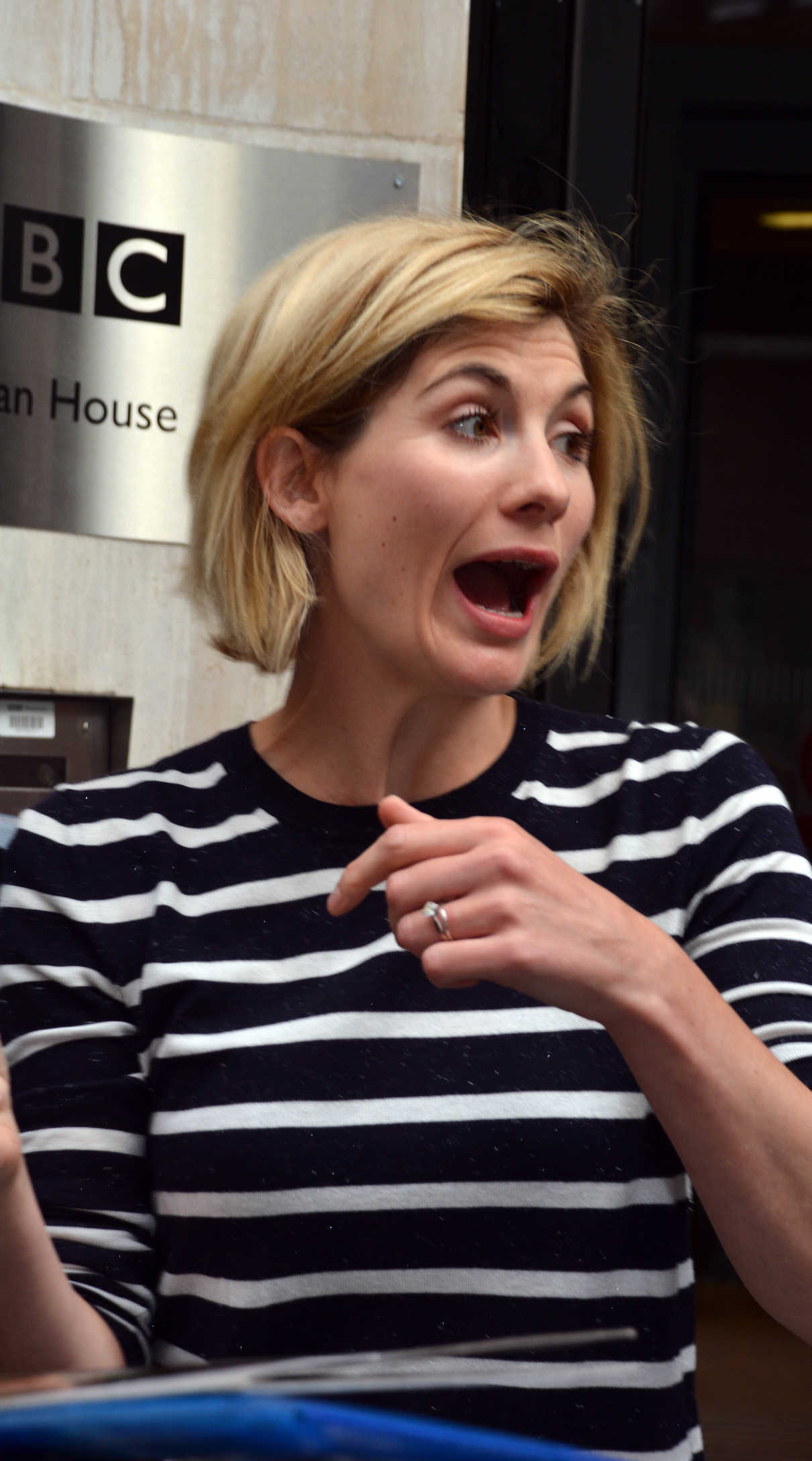 Jodie Whittaker Arrives at the BBC Radio Studios in London 08/12/2017-5