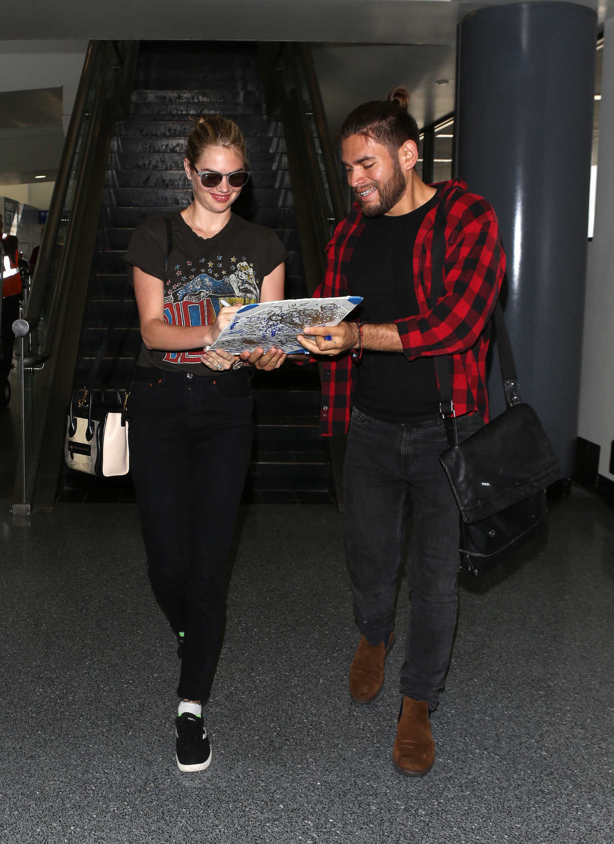 Kate Upton at LAX Airport in Los Angeles 08/10/2017-3