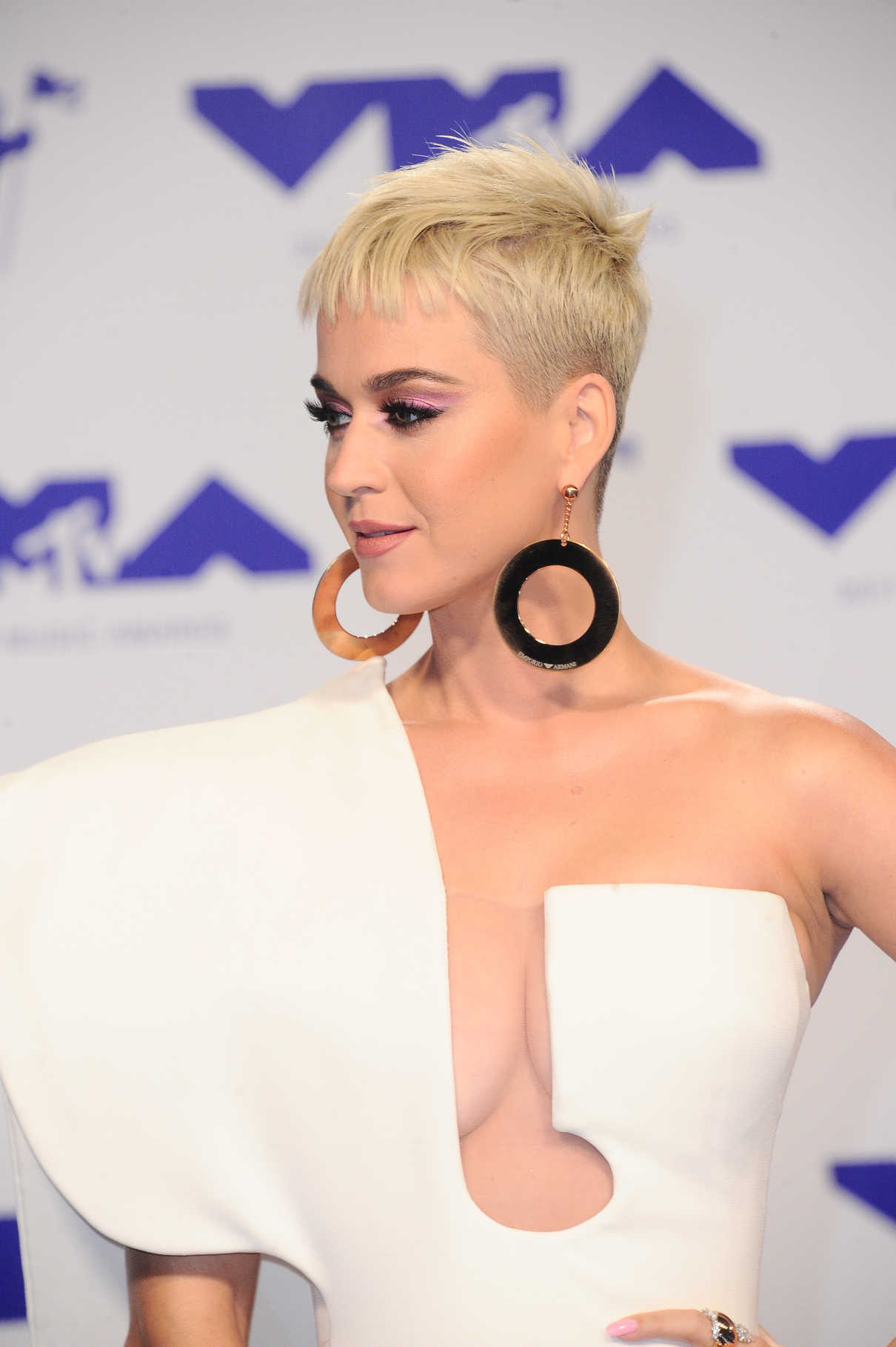 Katy Perry at the 2017 MTV Video Music Awards in Los Angeles 08/27/2017-4