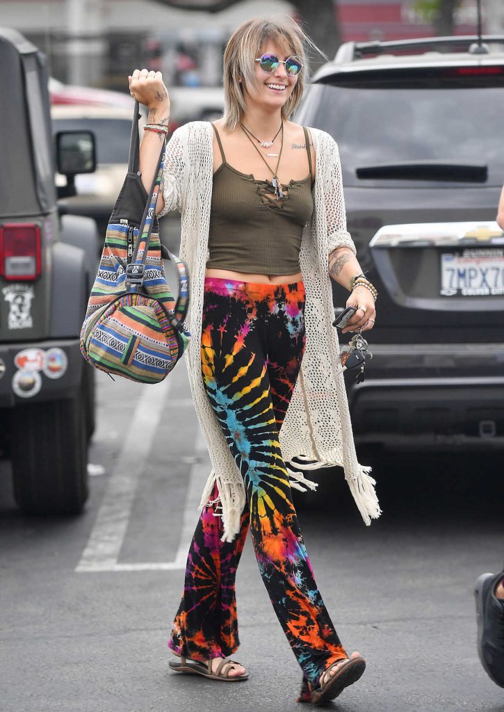 Paris Jackson Grabs a Starbucks Coffee in Century City With Her Manager 08/02/2017-1