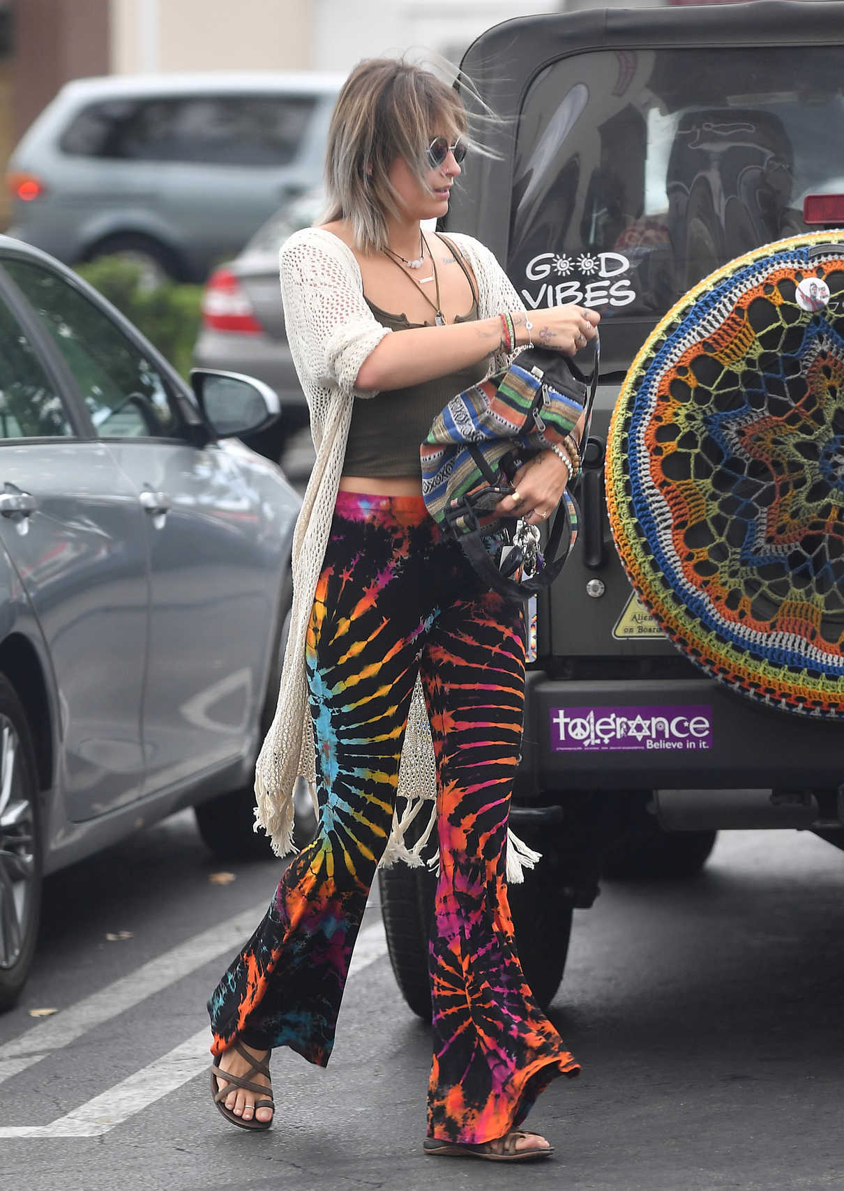 Paris Jackson Grabs a Starbucks Coffee in Century City With Her Manager 08/02/2017-2