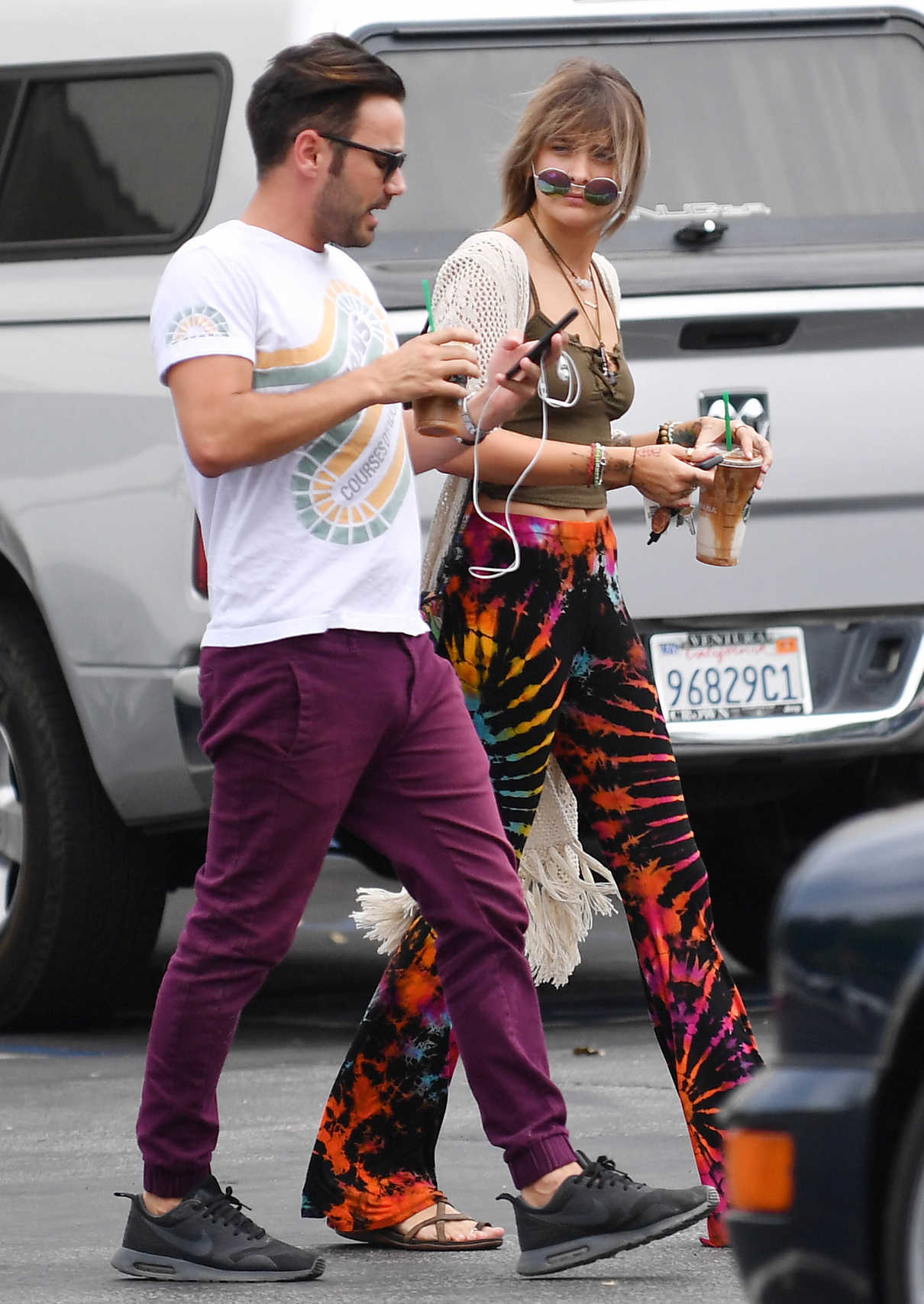 Paris Jackson Grabs a Starbucks Coffee in Century City With Her Manager 08/02/2017-3