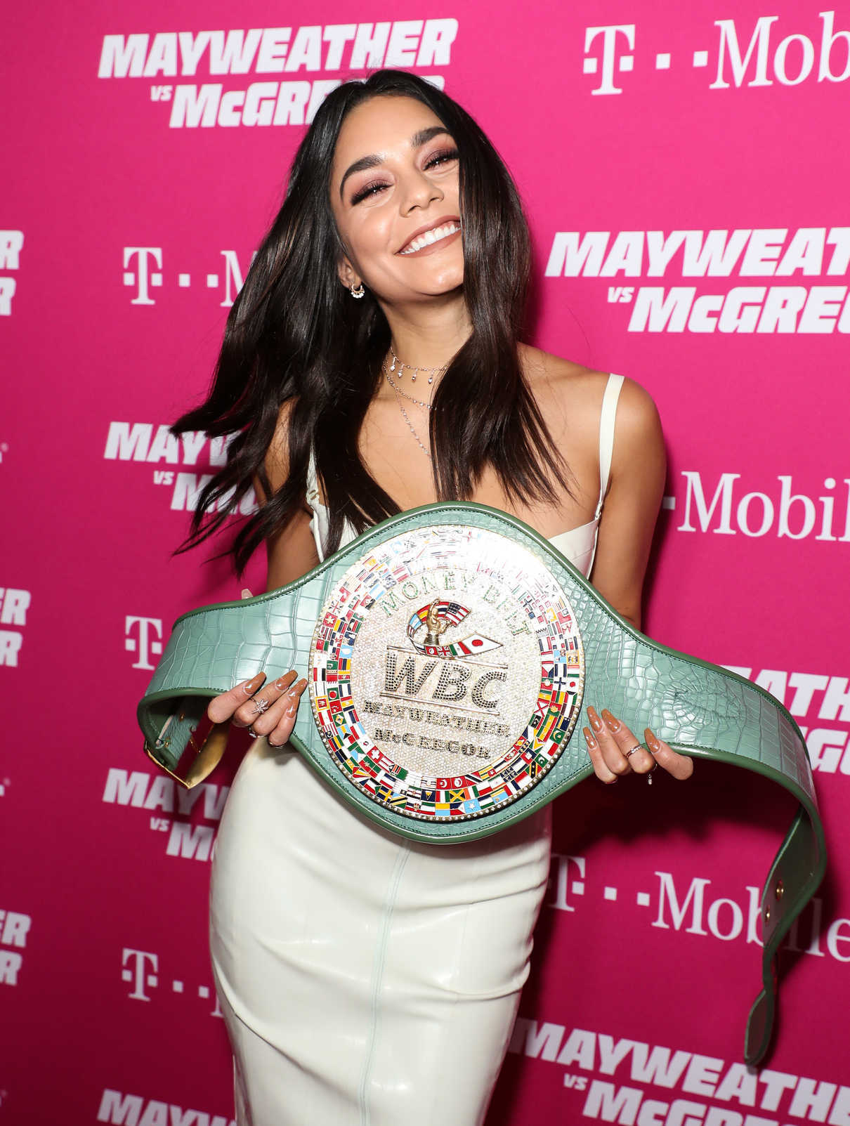 Vanessa Hudgens Arrives to Mayweather VS Mcgregor Fight in Las Vegas 08/26/2017-5