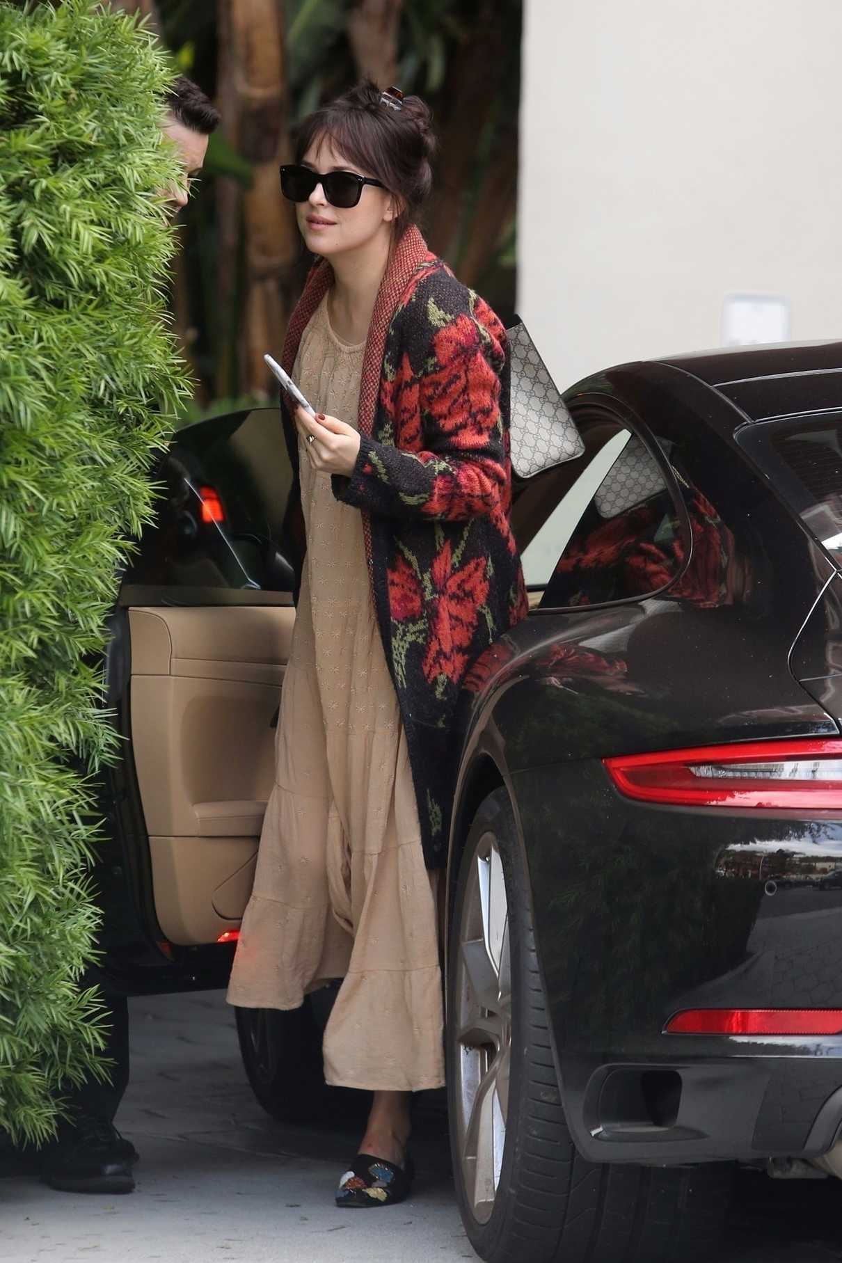 Dakota Johnson Arrives at the Sunset Tower Hotel in West Hollywood 09/16/2017-2