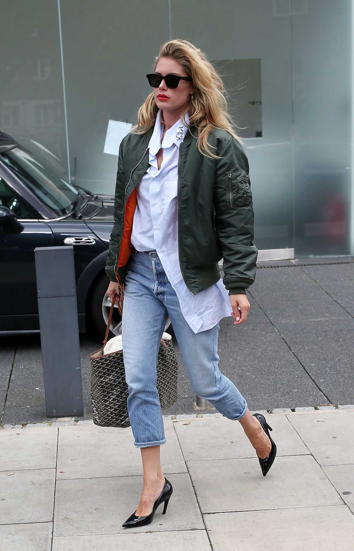 Doutzen Kroes Was Spotted Out in London 09/18/2017-2