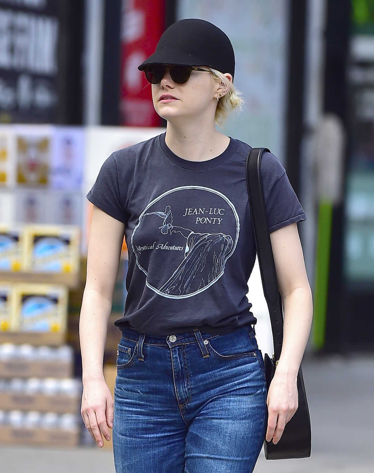 Emma Stone Was Spotted Out in NYC 09/14/2017-5