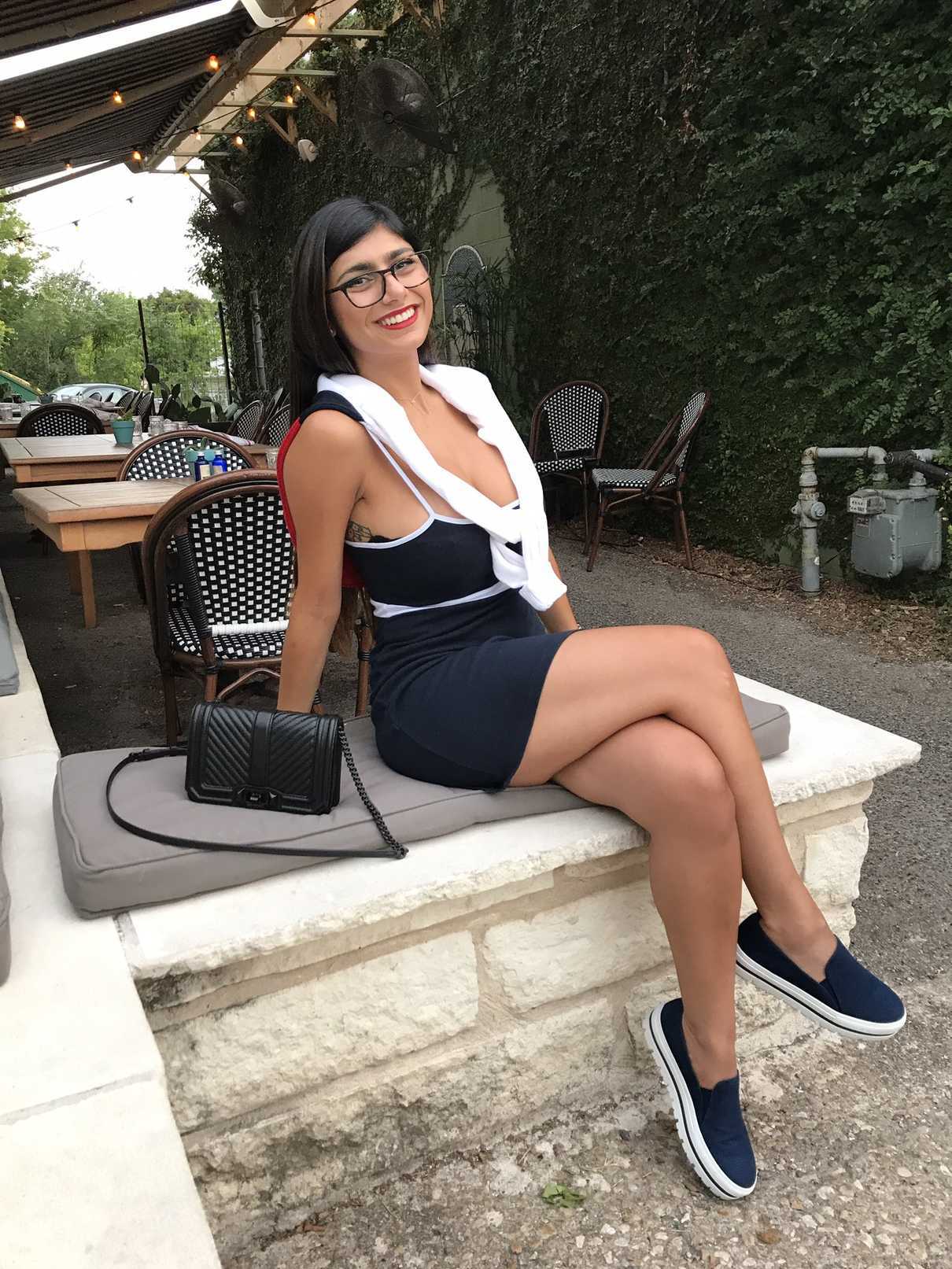 Ex-Adult Star Mia Khalifa Says Isis Have Threatened to Kill Her Online-4