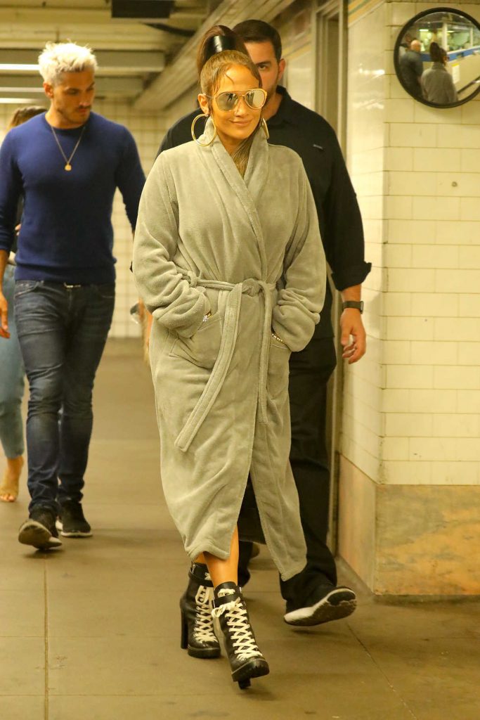 Jennifer Lopez Arrives to Shoot Her Music Video in NYC 08/31/2017-1