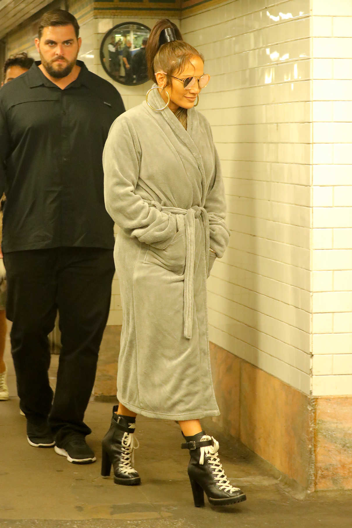 Jennifer Lopez Arrives to Shoot Her Music Video in NYC 08/31/2017-4