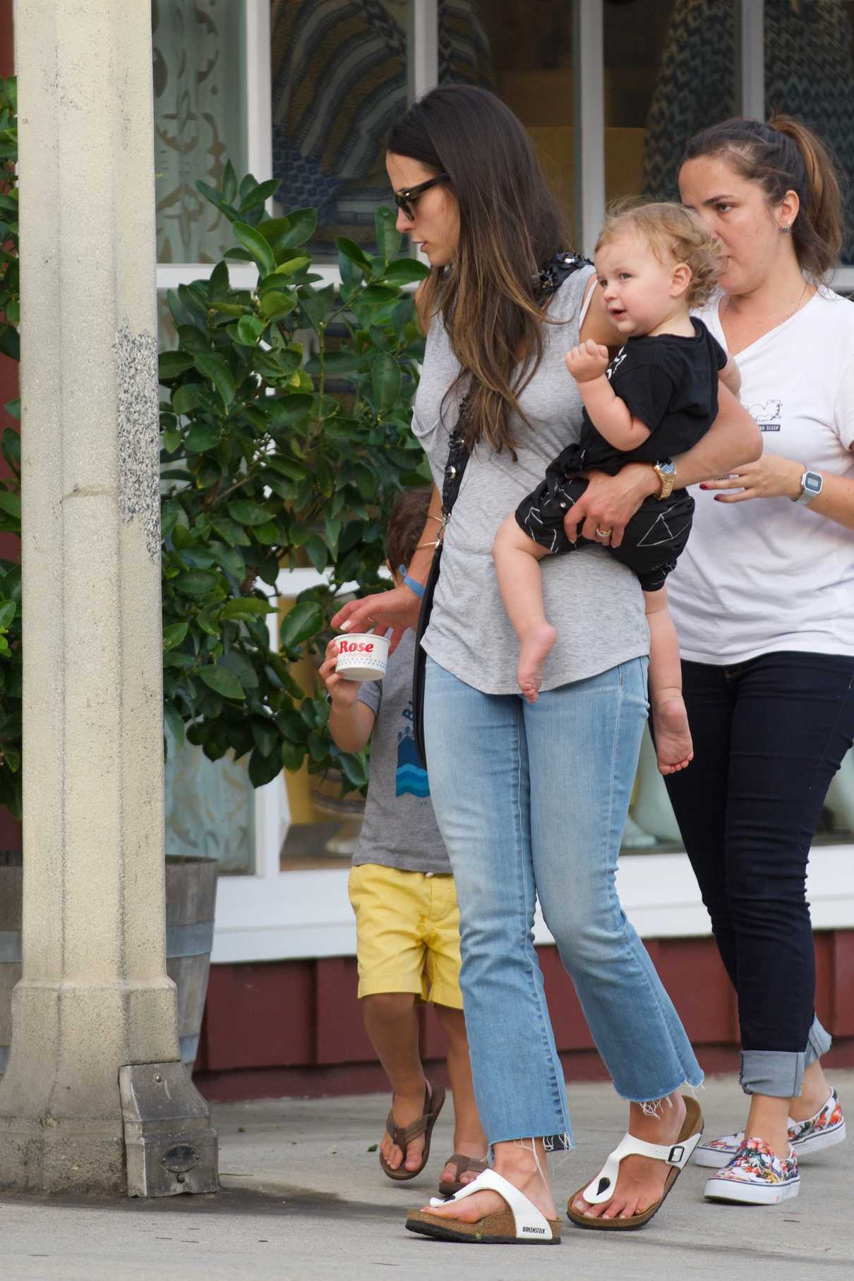 Jordana Brewster Gets Ice Cream for Her Kids in LA 09/01/2017-4