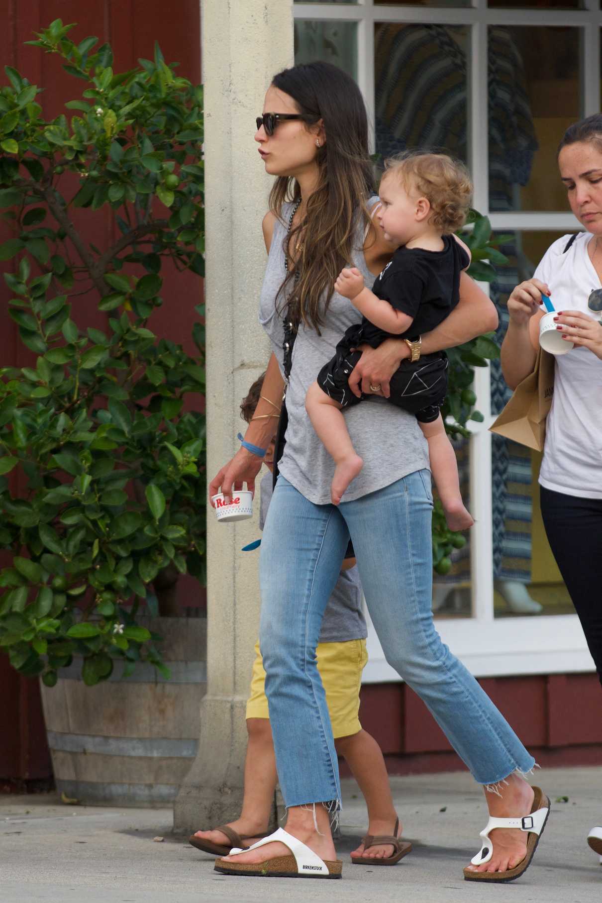 Jordana Brewster Gets Ice Cream for Her Kids in LA 09/01/2017-5