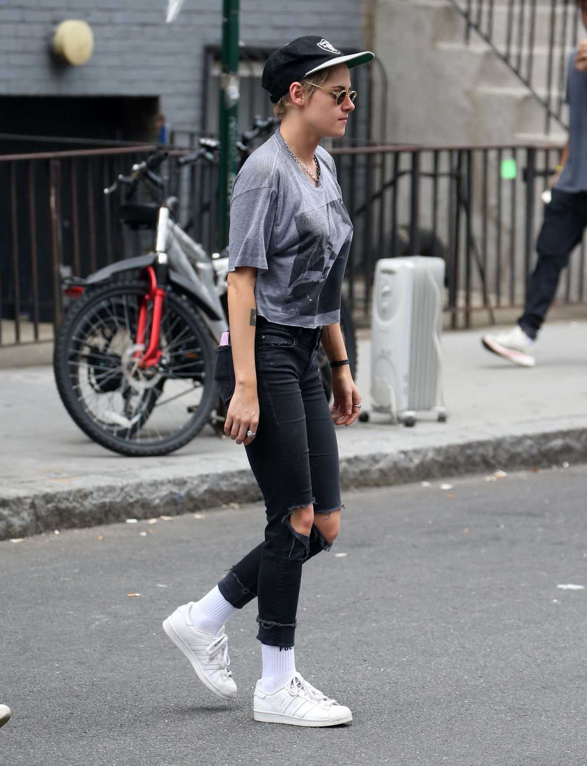 Kristen Stewart Was Seen Out in New York 08/31/2017-4