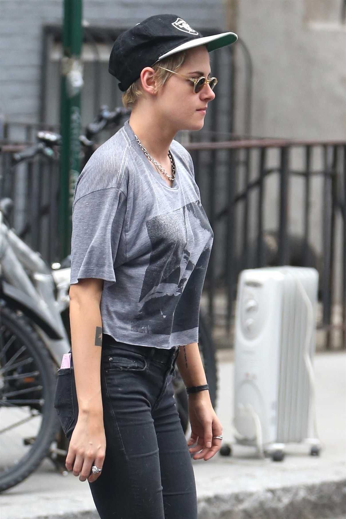 Kristen Stewart Was Seen Out in New York 08/31/2017-5