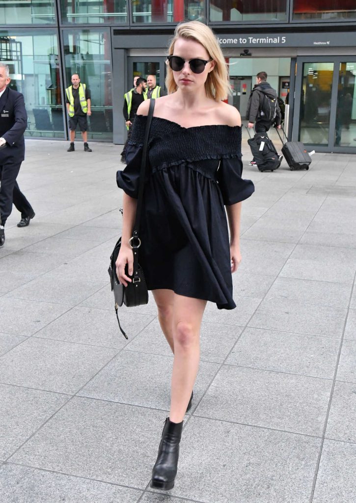 Margot Robbie Arrives in London 09/18/2017-1